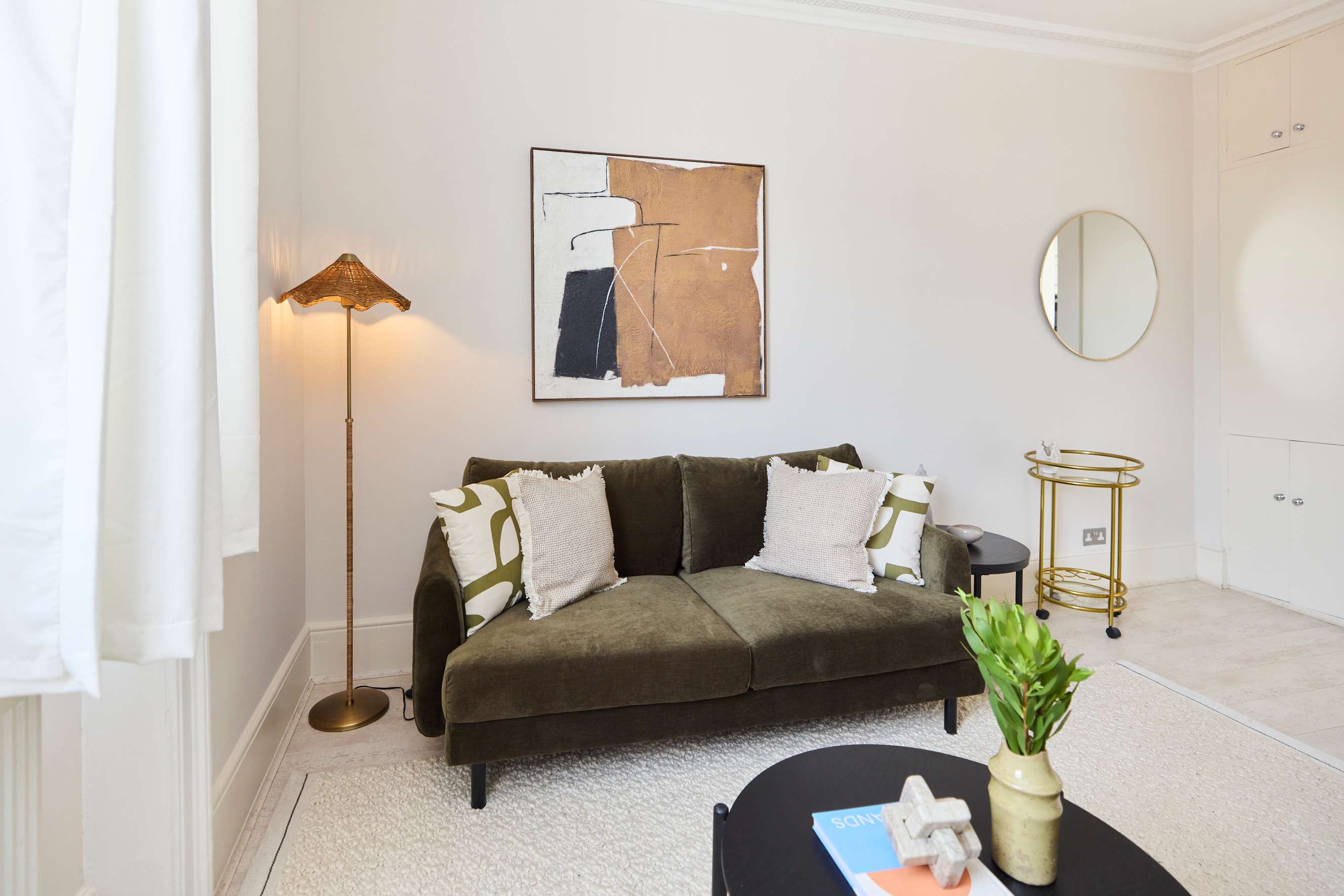 Olive Velvet & Marble - South Kensington in Queensberry Place 18 SW7 2EB - Property image 3 - VivreStays