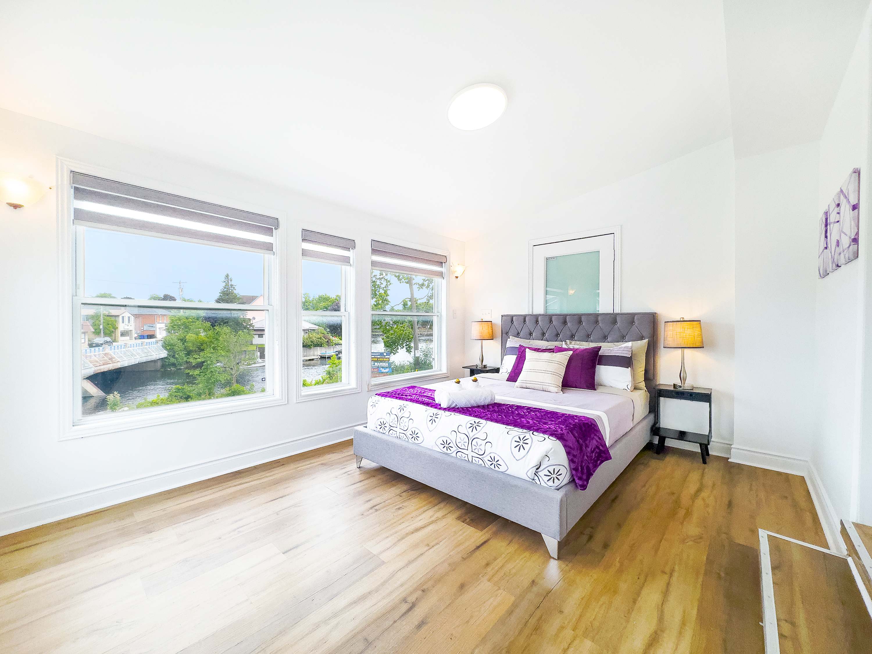 Queen Size Bedroom