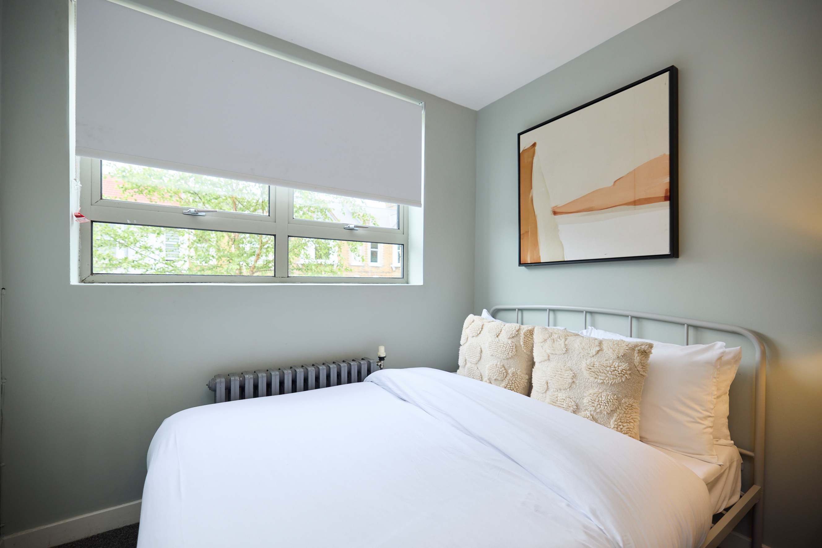 View Stoke Newington Olive Velvet Three-Bed in Pellerin Road 35 N16 8AY Stoke Newington Olive Velvet Three-Bed in Pellerin Road 35 N16 8AY - Property image 14 - VivreStays
