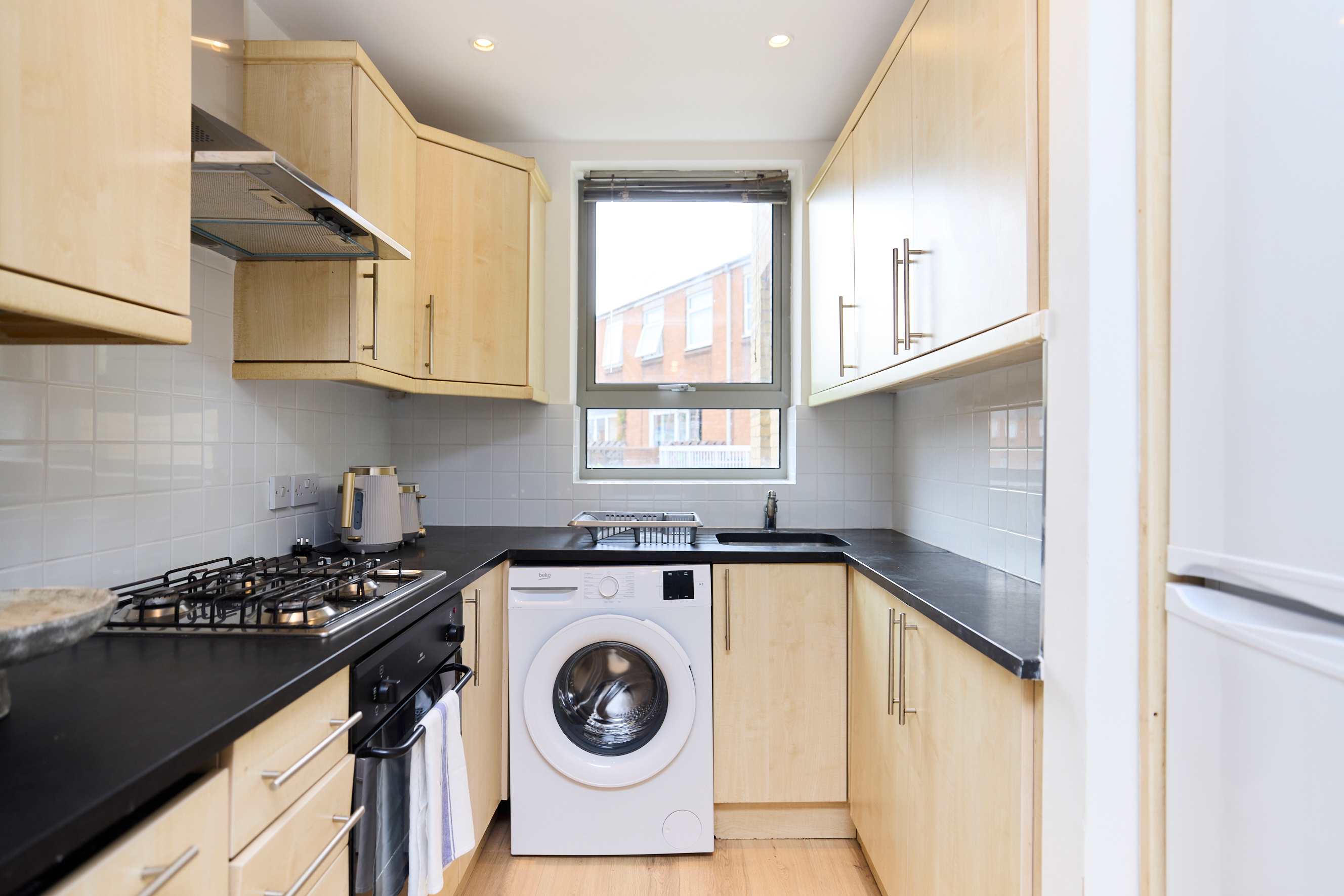 View Stoke Newington Olive Velvet Three-Bed in Pellerin Road 35 N16 8AY Stoke Newington Olive Velvet Three-Bed in Pellerin Road 35 N16 8AY - Property image 5 - VivreStays