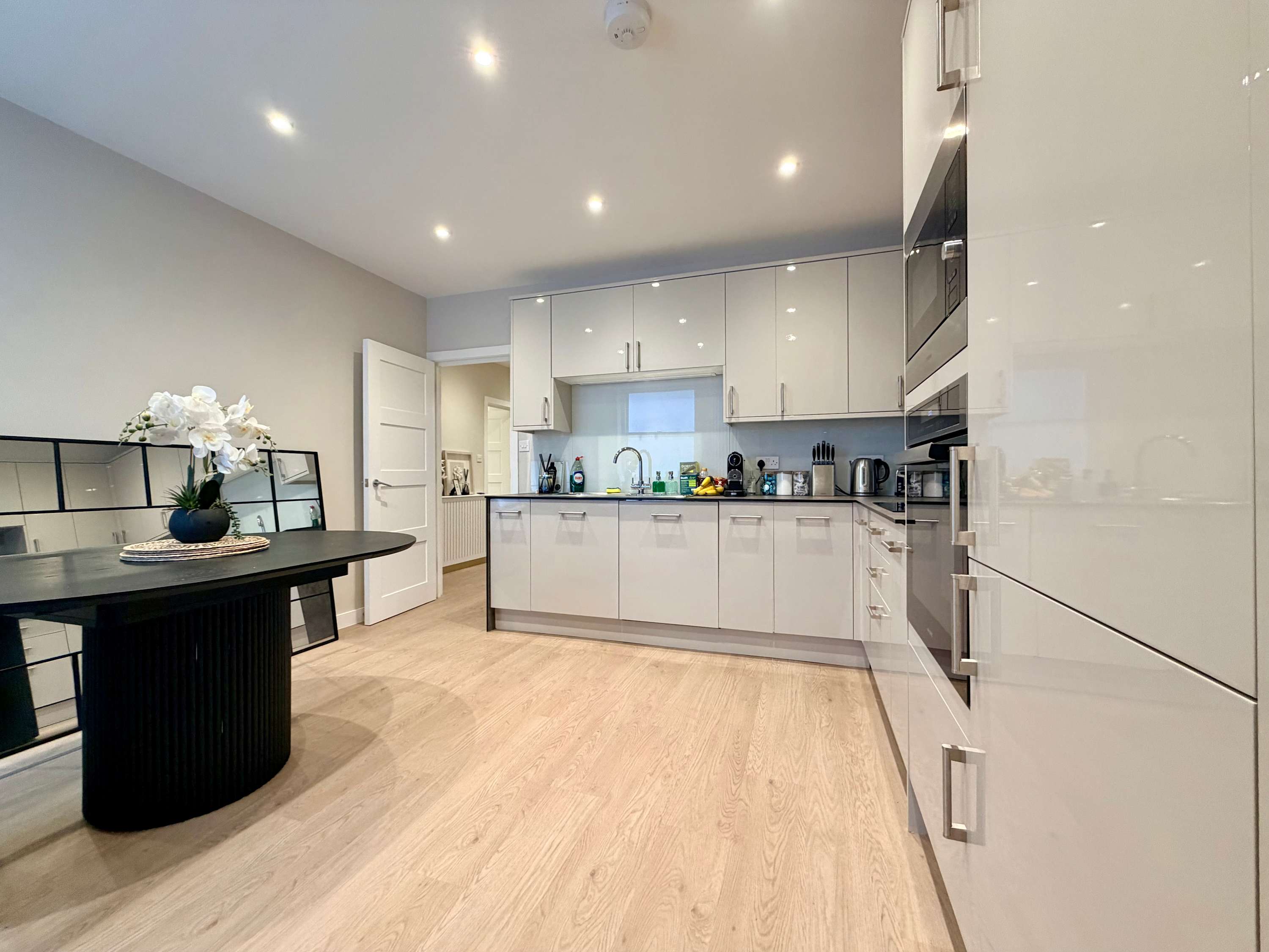 10 Mins Walk to Bond Street, Marylebone Retreat