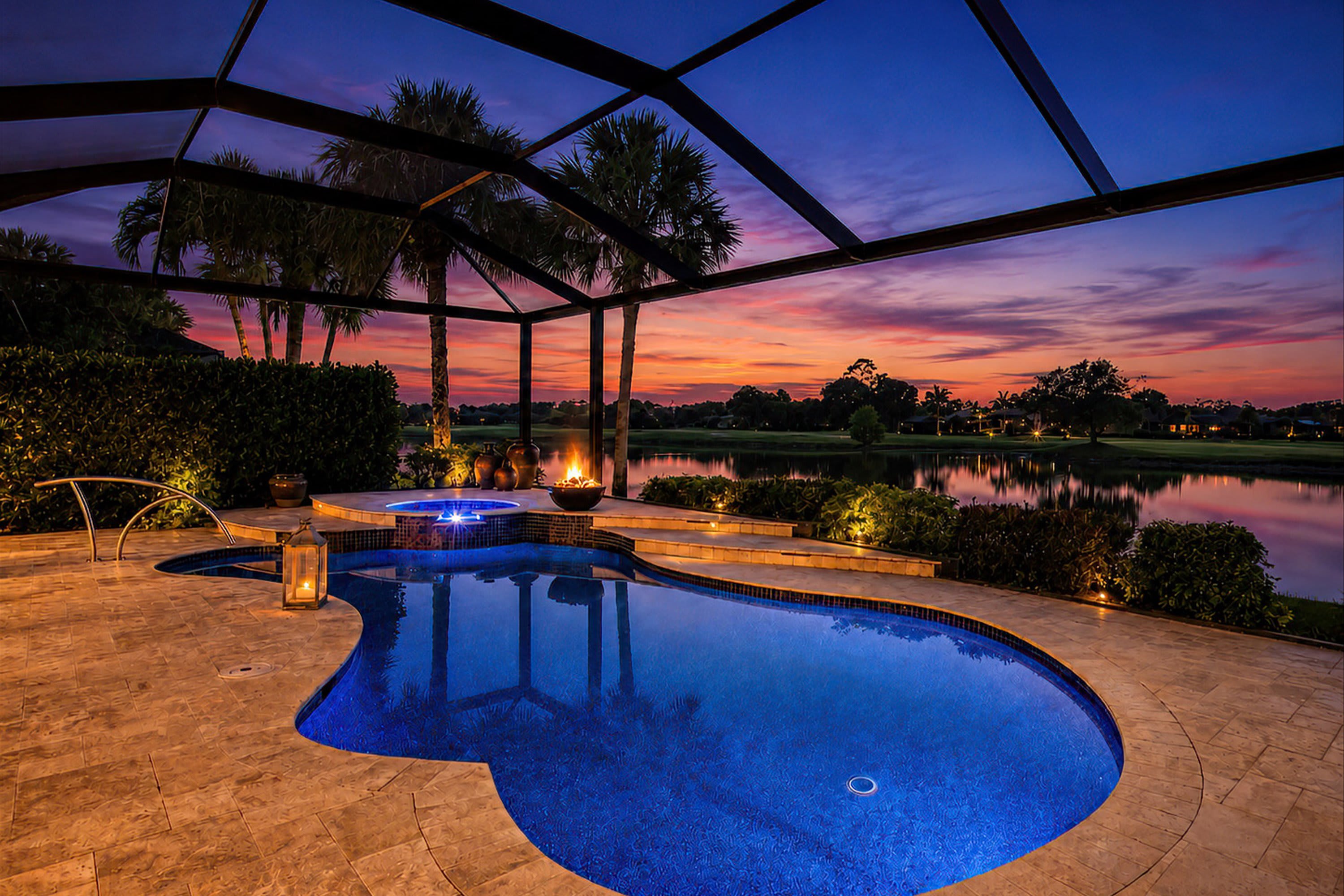 Naples Waterfront Oasis, Private Pool, Hot Tub & Stunning Views!