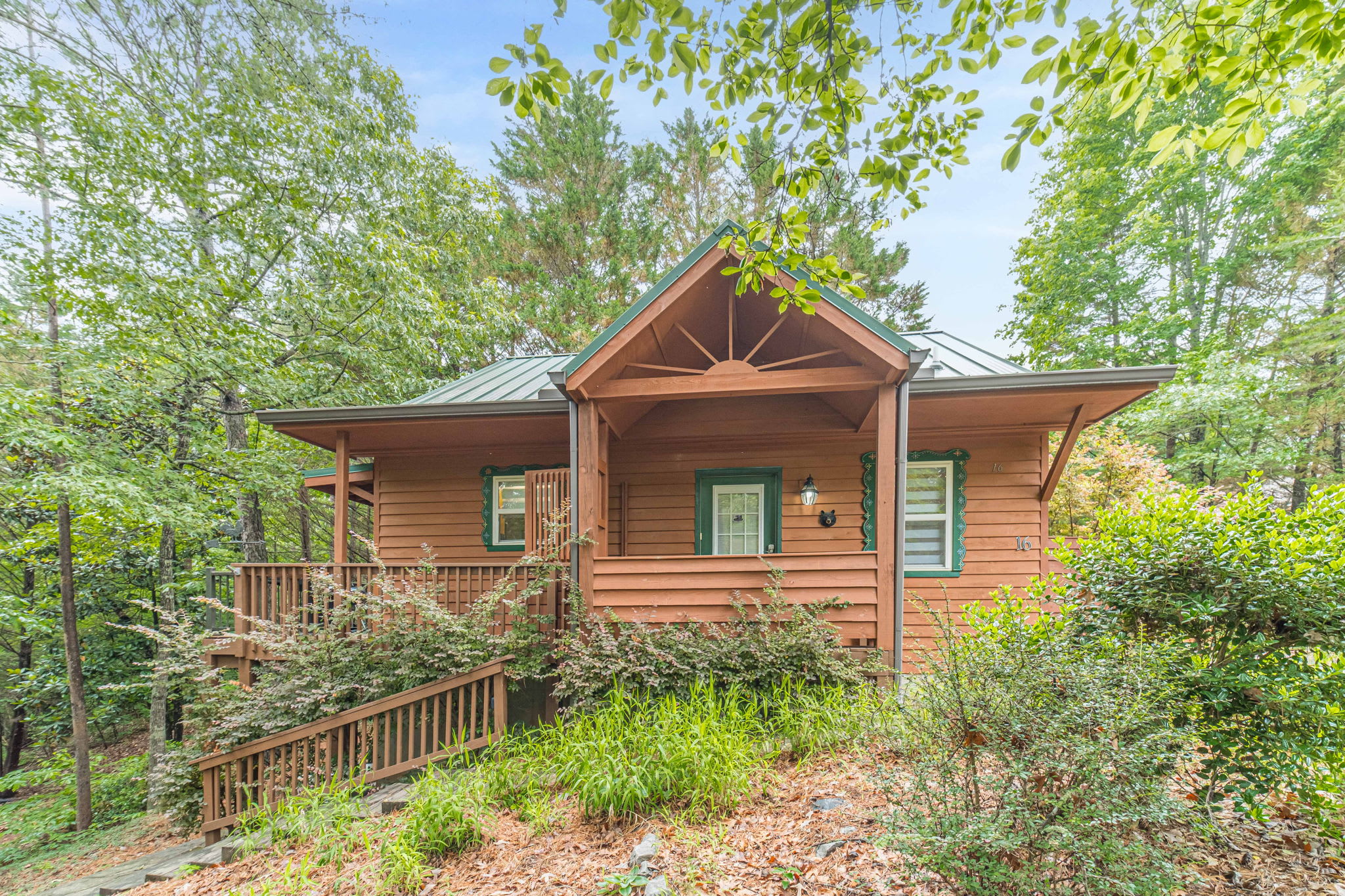 Heart of Helen Cabin