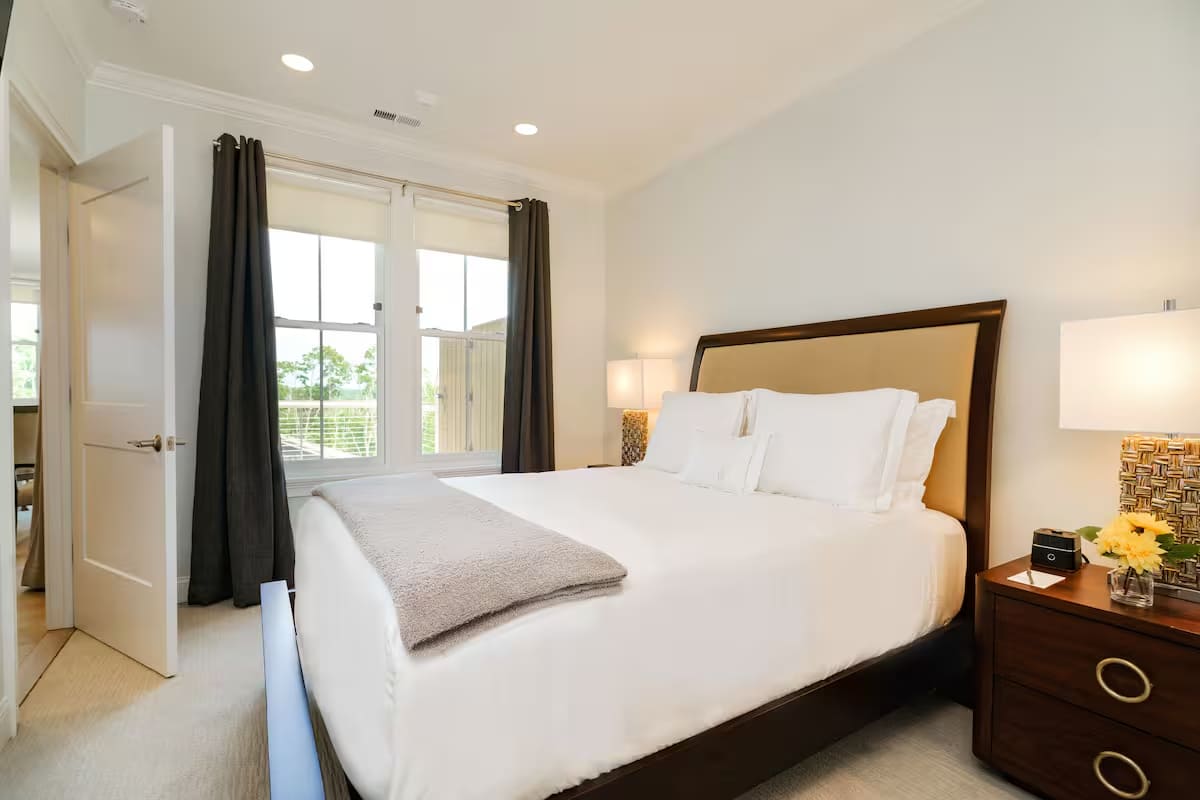 Hilltop Woodland Two Bedroom Suite