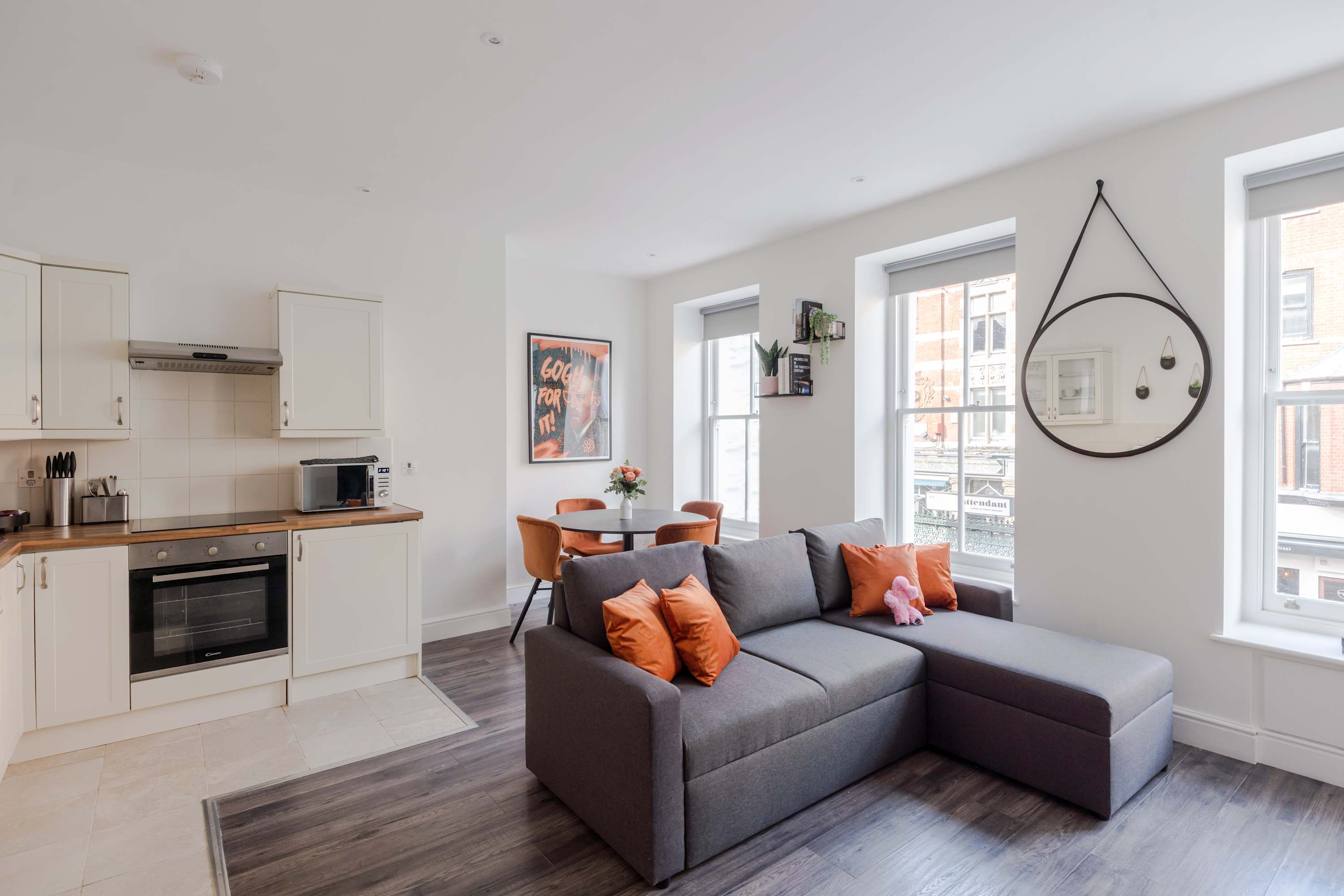 1-bed Flat by Oxford Circus · Fitzrovia · Sleeps 4 in Foley Street, 1 W1W 7TJ - Property image 3 - VivreStays