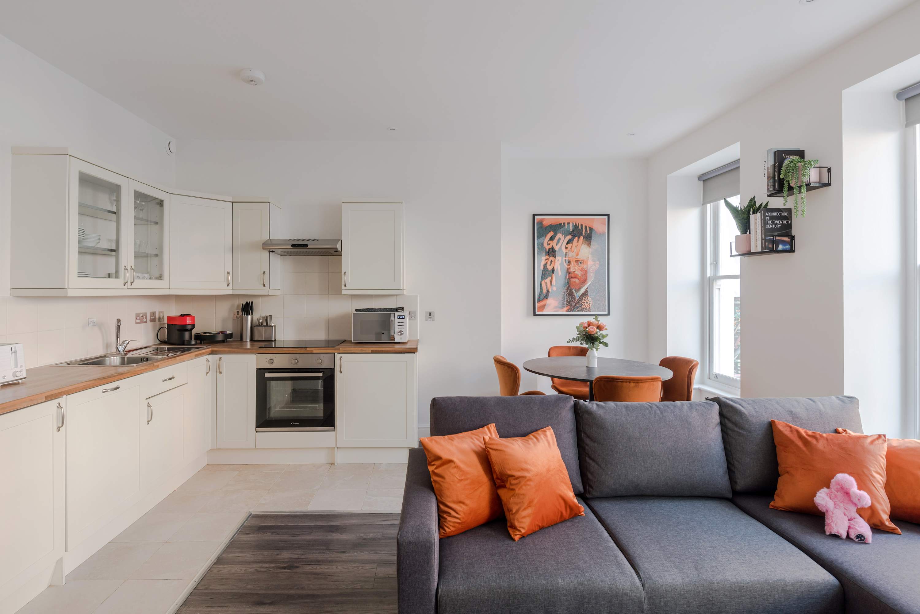1-bed Flat by Oxford Circus · Fitzrovia · Sleeps 4 in Foley Street, 1 W1W 7TJ - Property image 6 - VivreStays