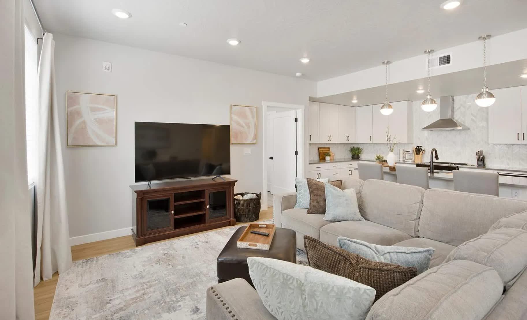 Terra Poolside Suite | ADA Accessible + Private Hot Tub