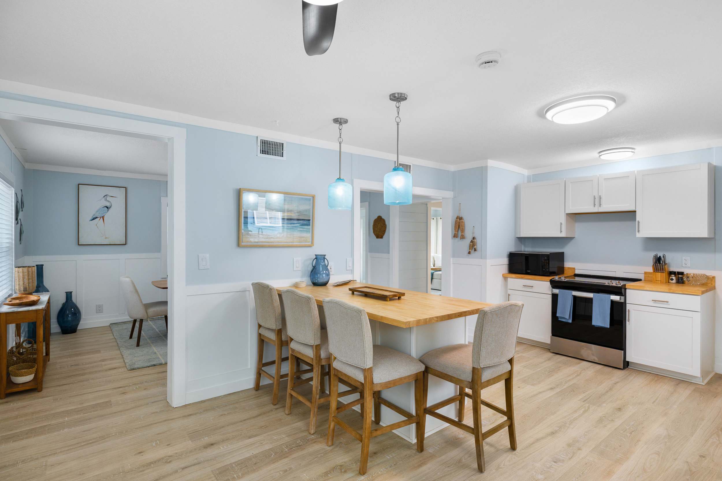 Resort Style Beach Retreat, Golf Cart, King Suite