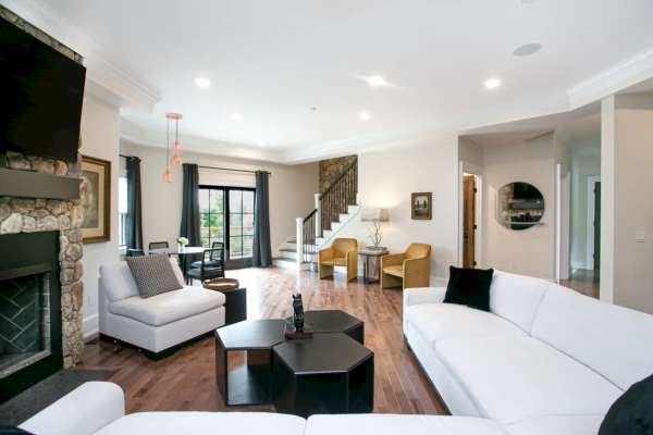 Laurel Ridge Stone Lodge
