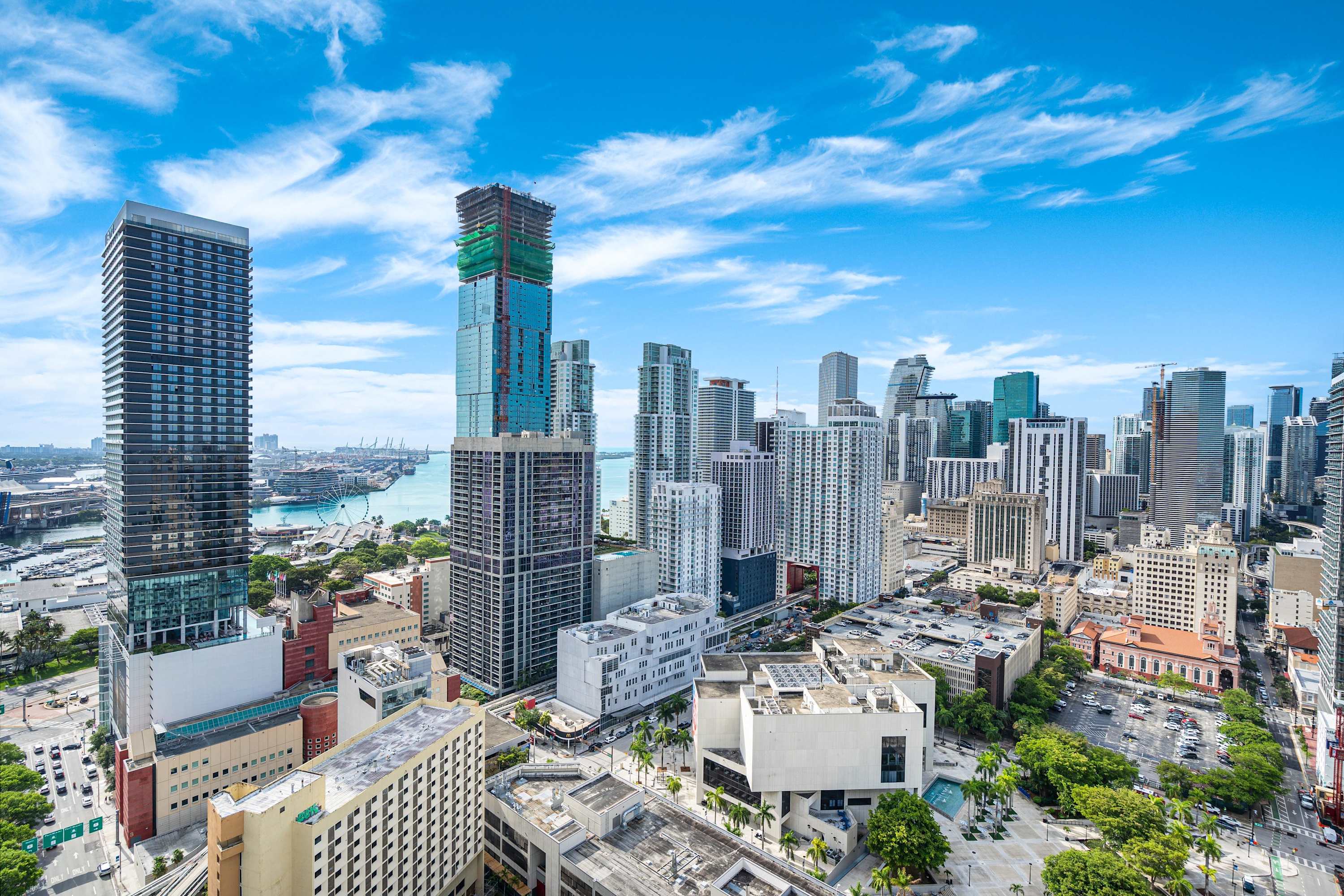 Miami Studio | 501 First  | Pool  | Gym | Balcony