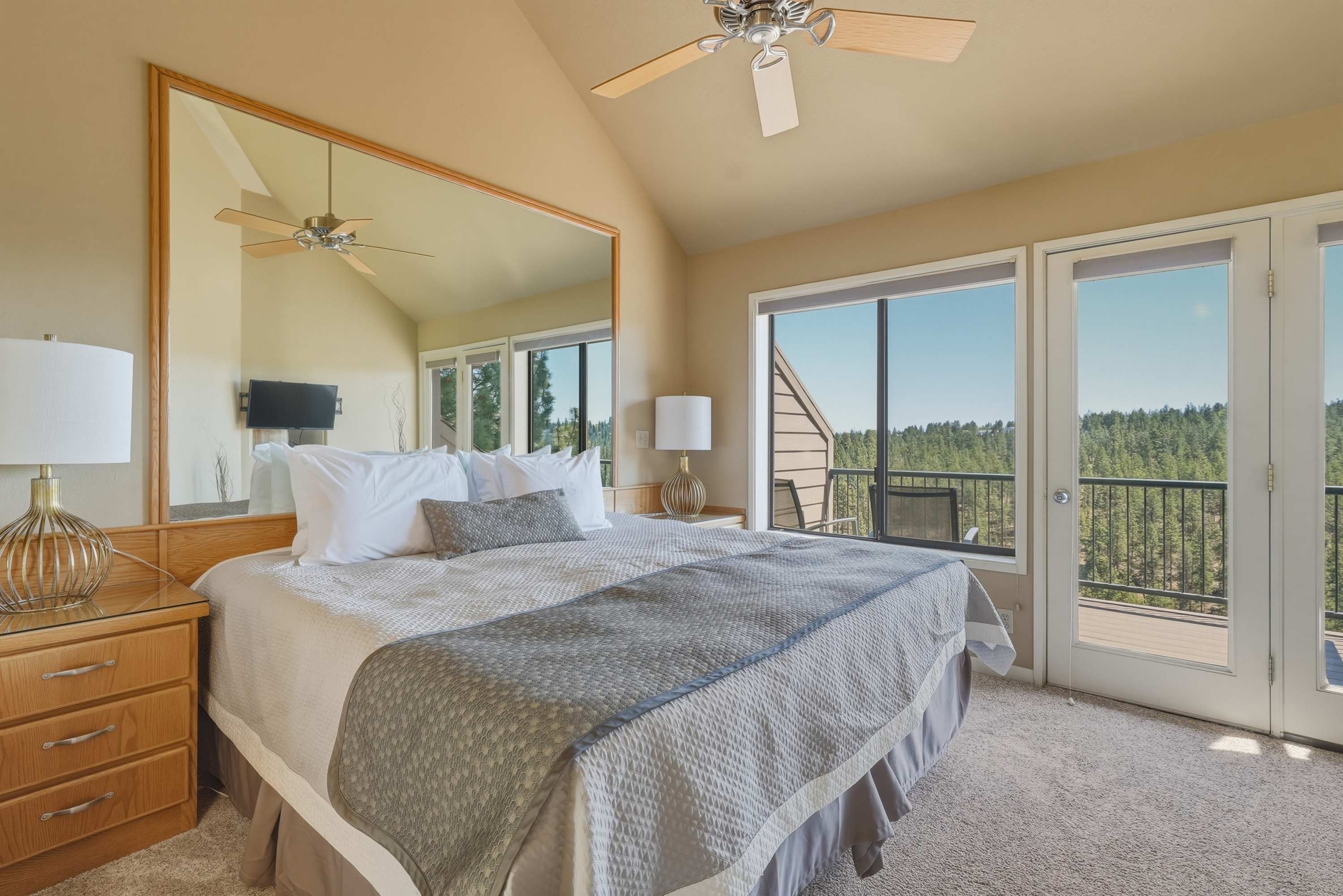 Rest easy in this cozy mountain retreat