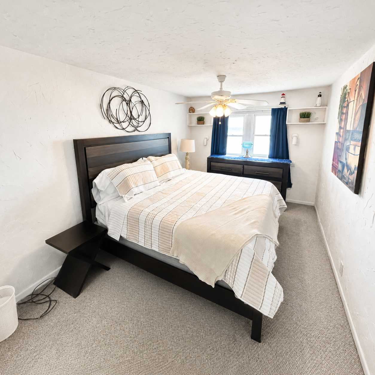 Lakefront Cottage Retreat - Main House