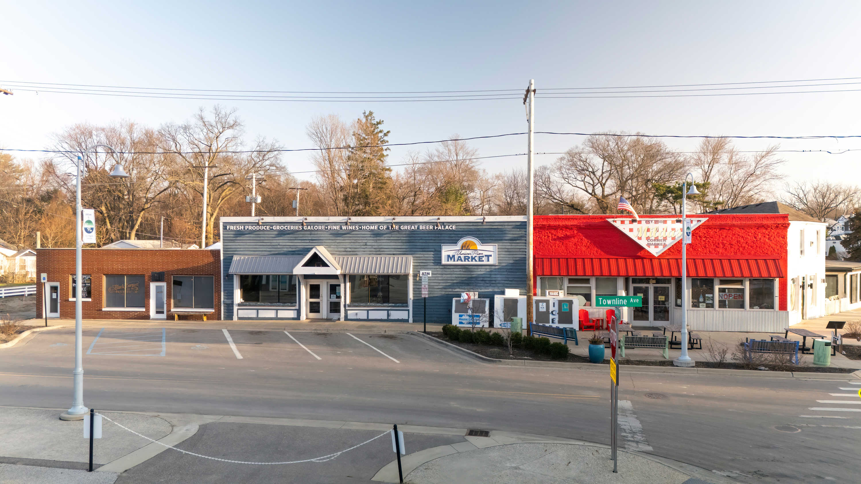 Wander, shop, and taste Union Pier’s local favorites.
