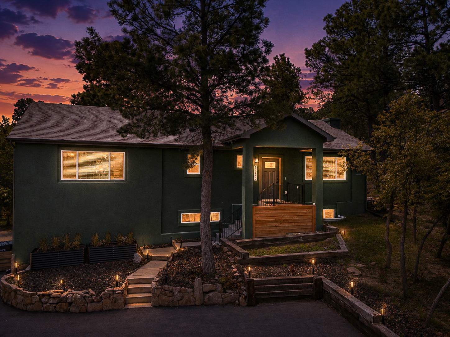 4BR Mountain Retreat with Games, Large Deck &Views 6