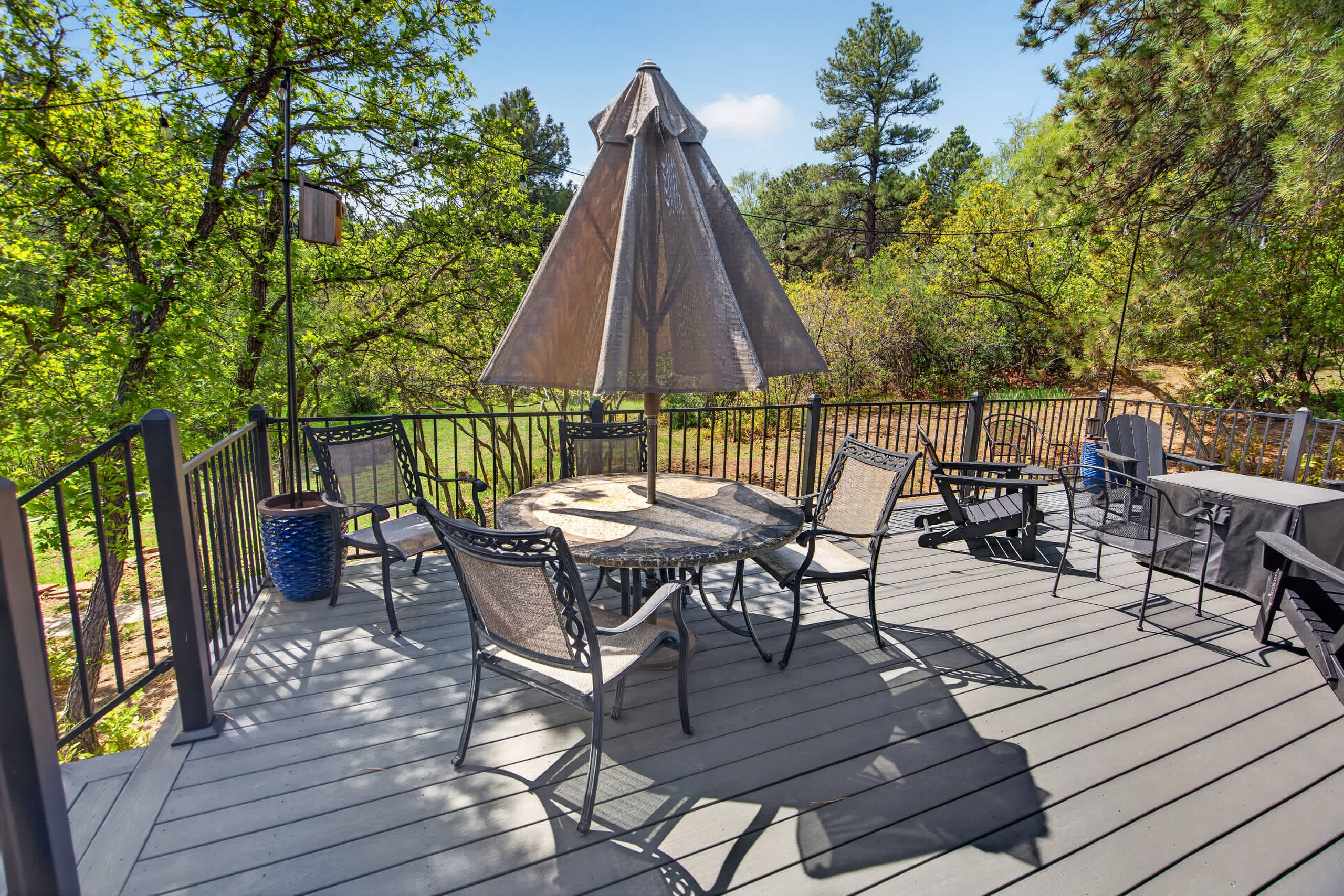 4BR Mountain Retreat with Games, Large Deck &Views 4