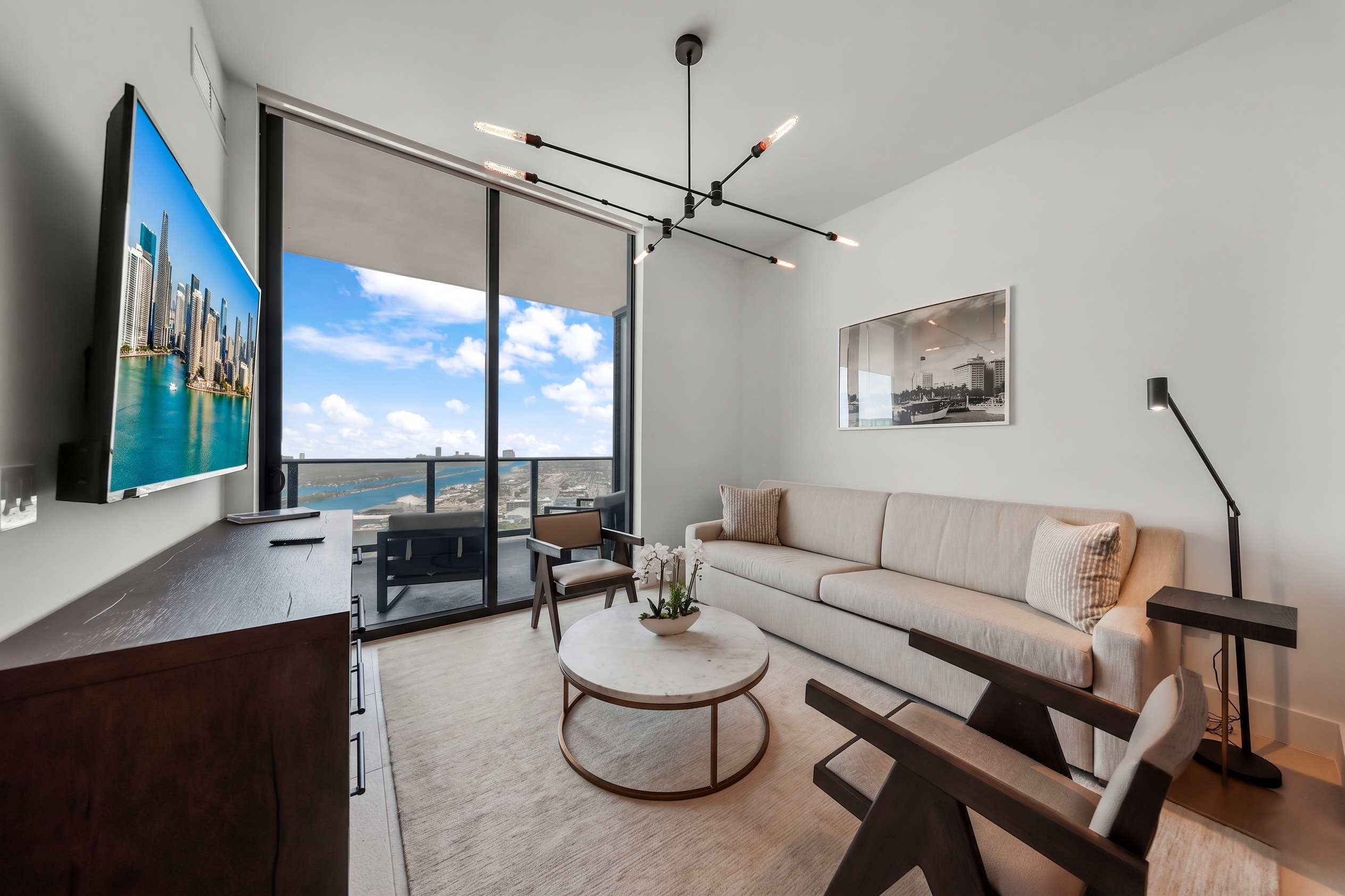 Direct Views Bayfront Condo - Near Kaseya Center