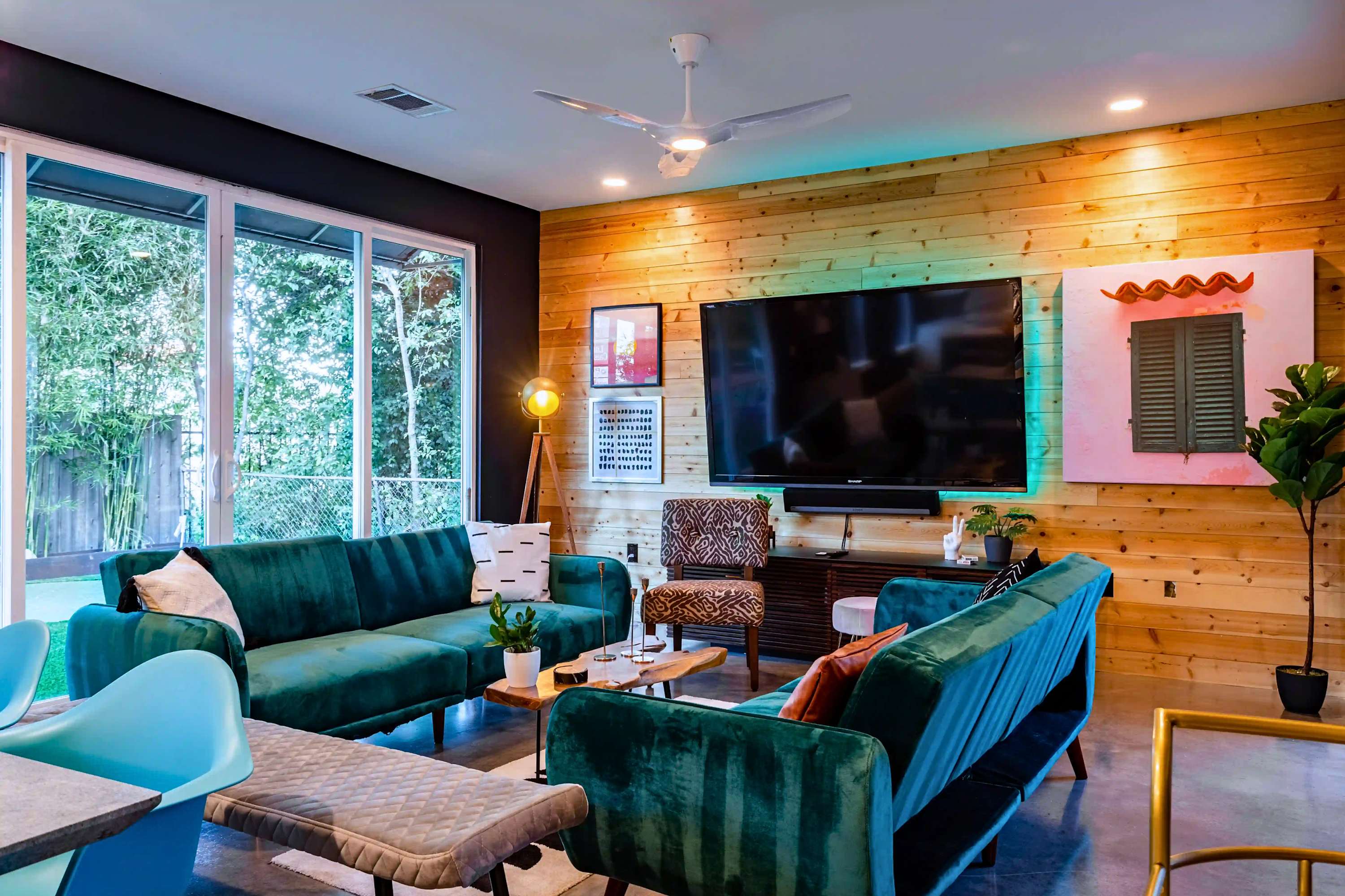Private Mini Golf and Covered Fireplace Lounge 7