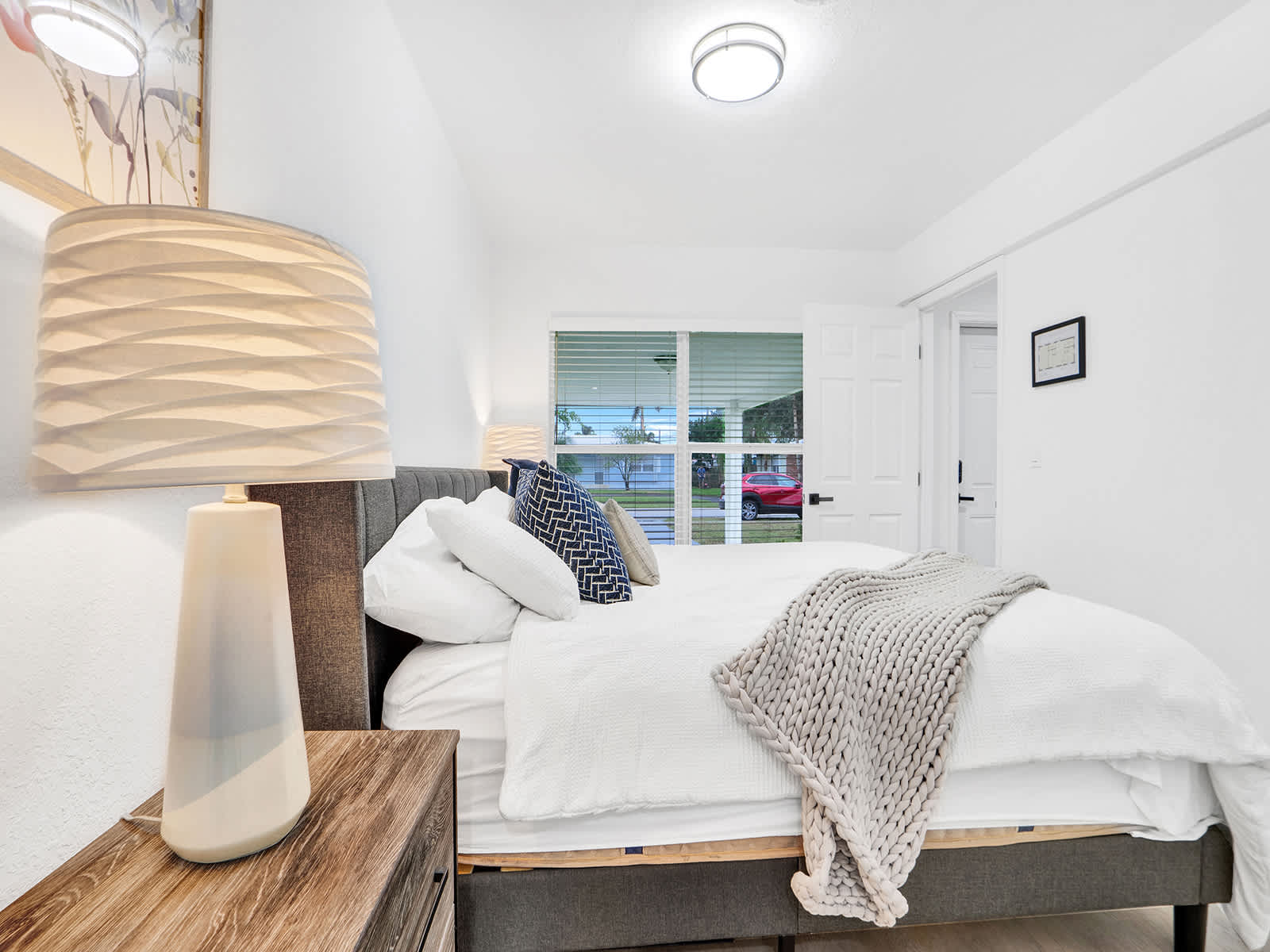 Cool Blue - Designer 2BR Retreat