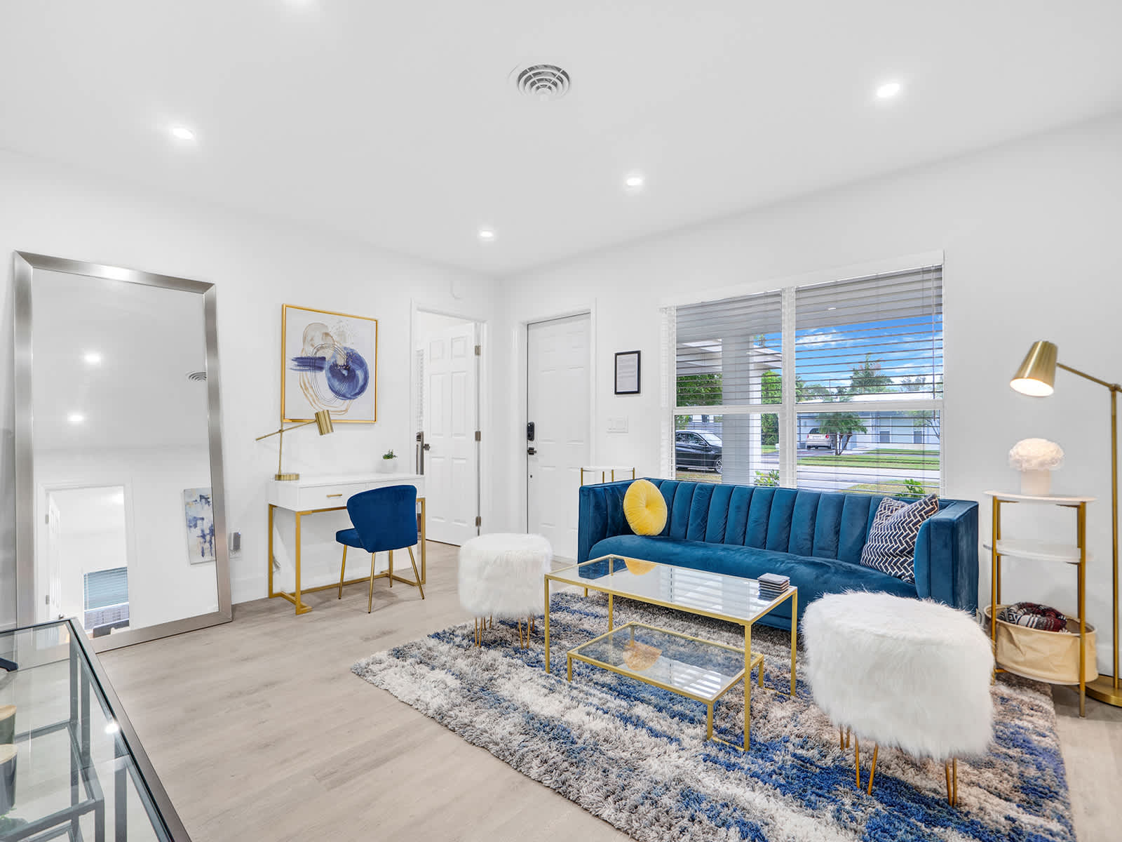 Cool Blue - Designer 2BR Retreat