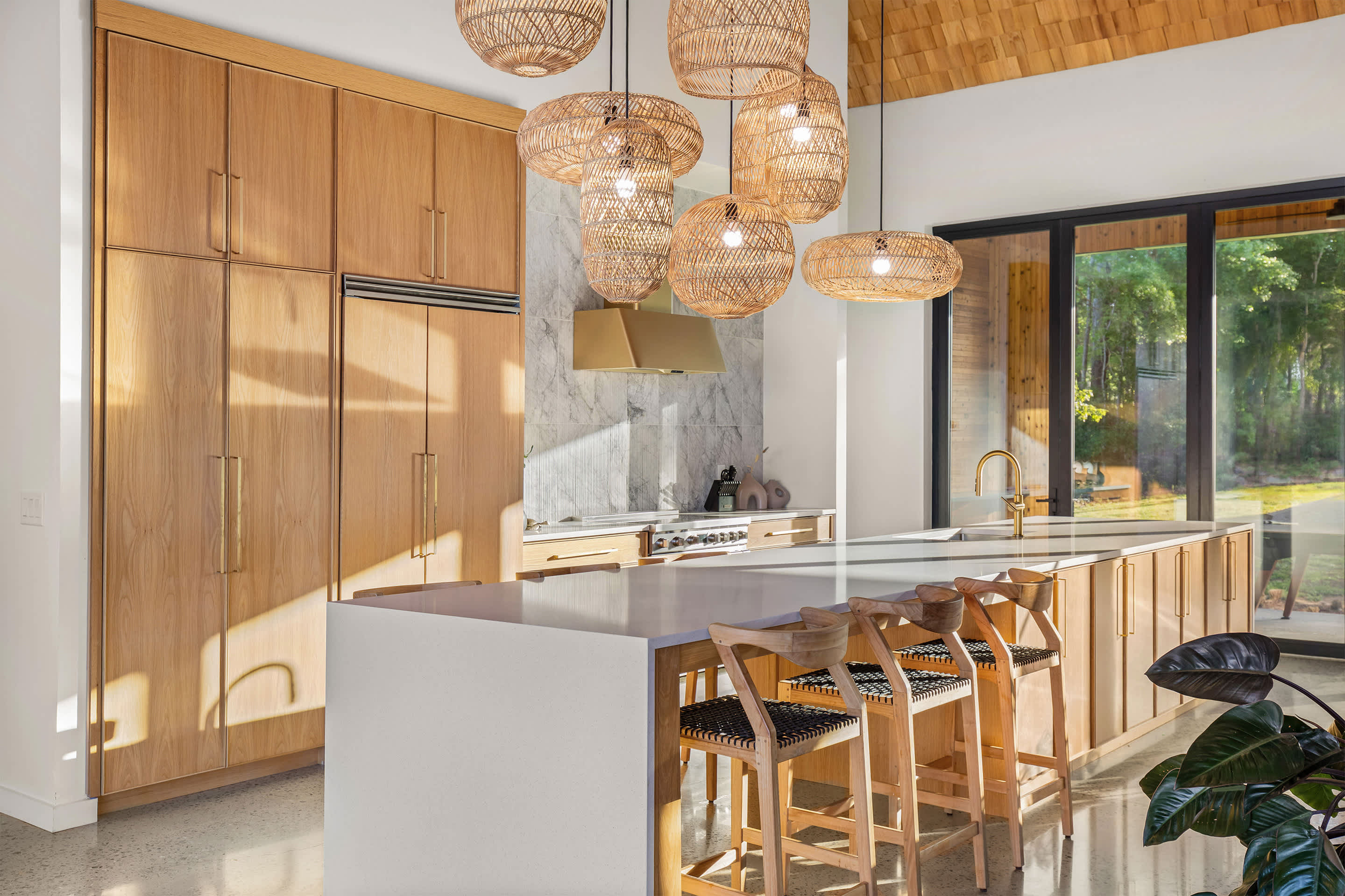 Dazzling Design Meets Spectacular Views 3