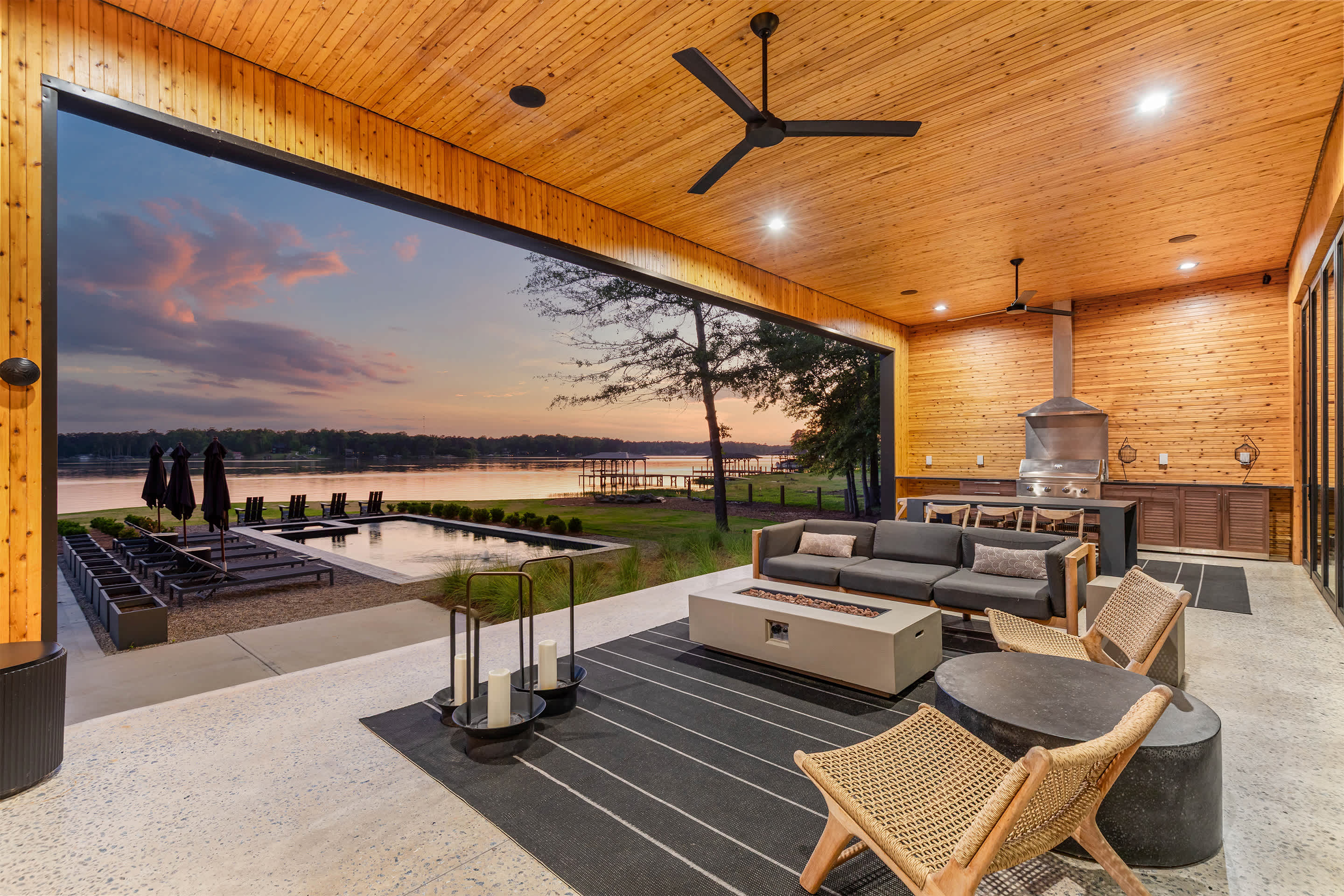 Dazzling Design Meets Spectacular Views 5