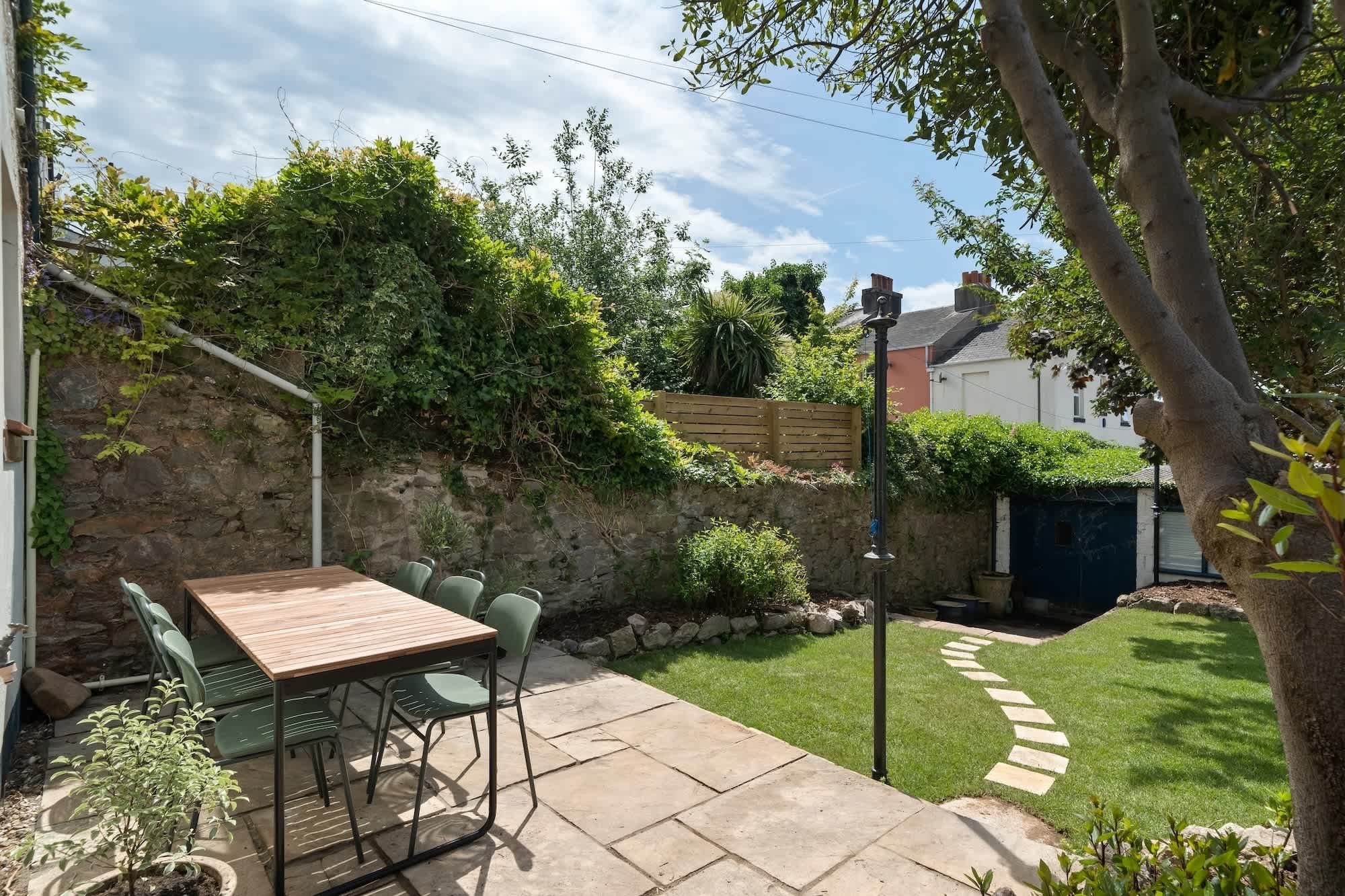 Beautiful Victorian Home, Garden & Patio, Torquay