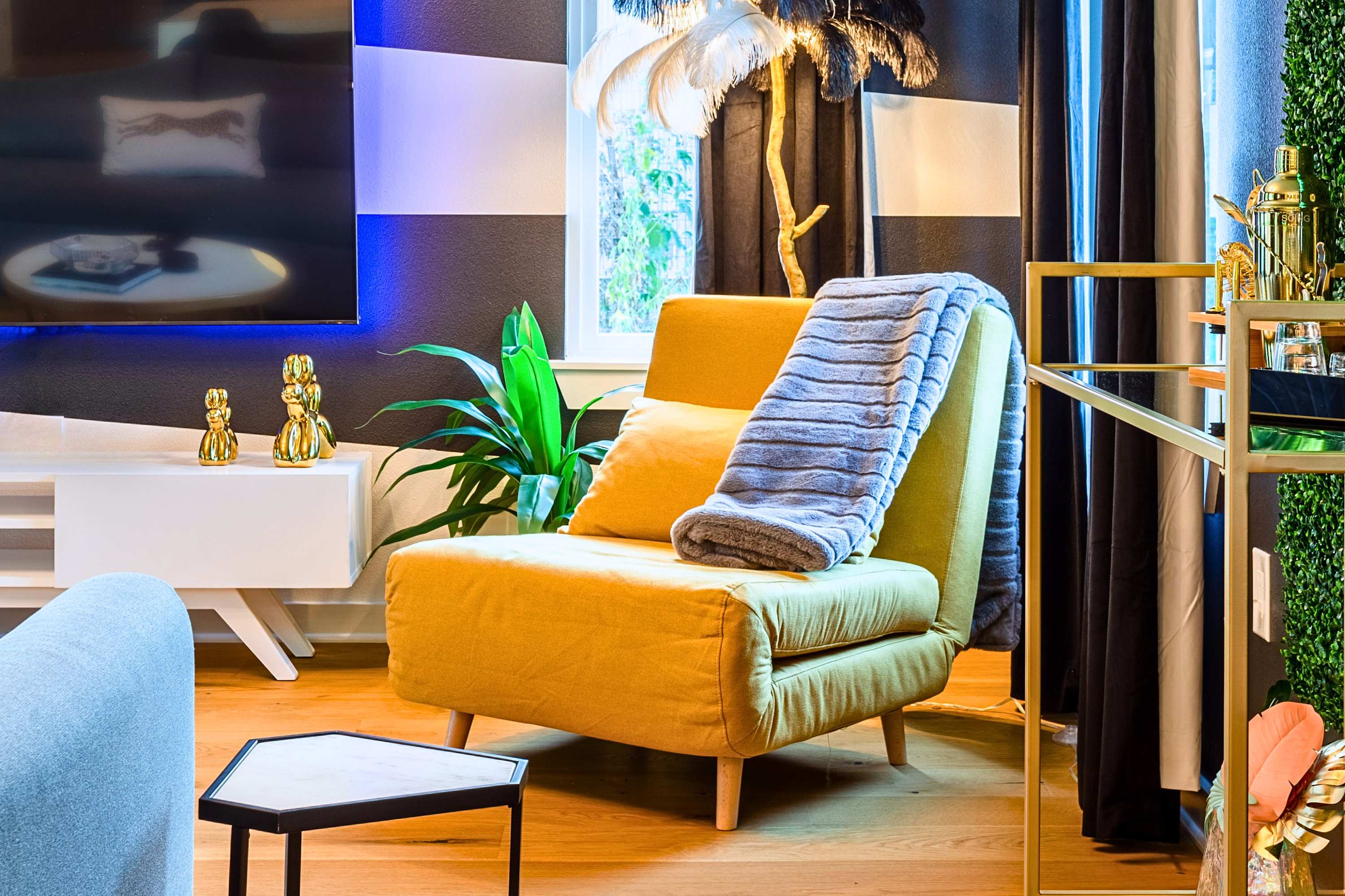 Perfect for movie marathons, afternoon naps, or an additional guest