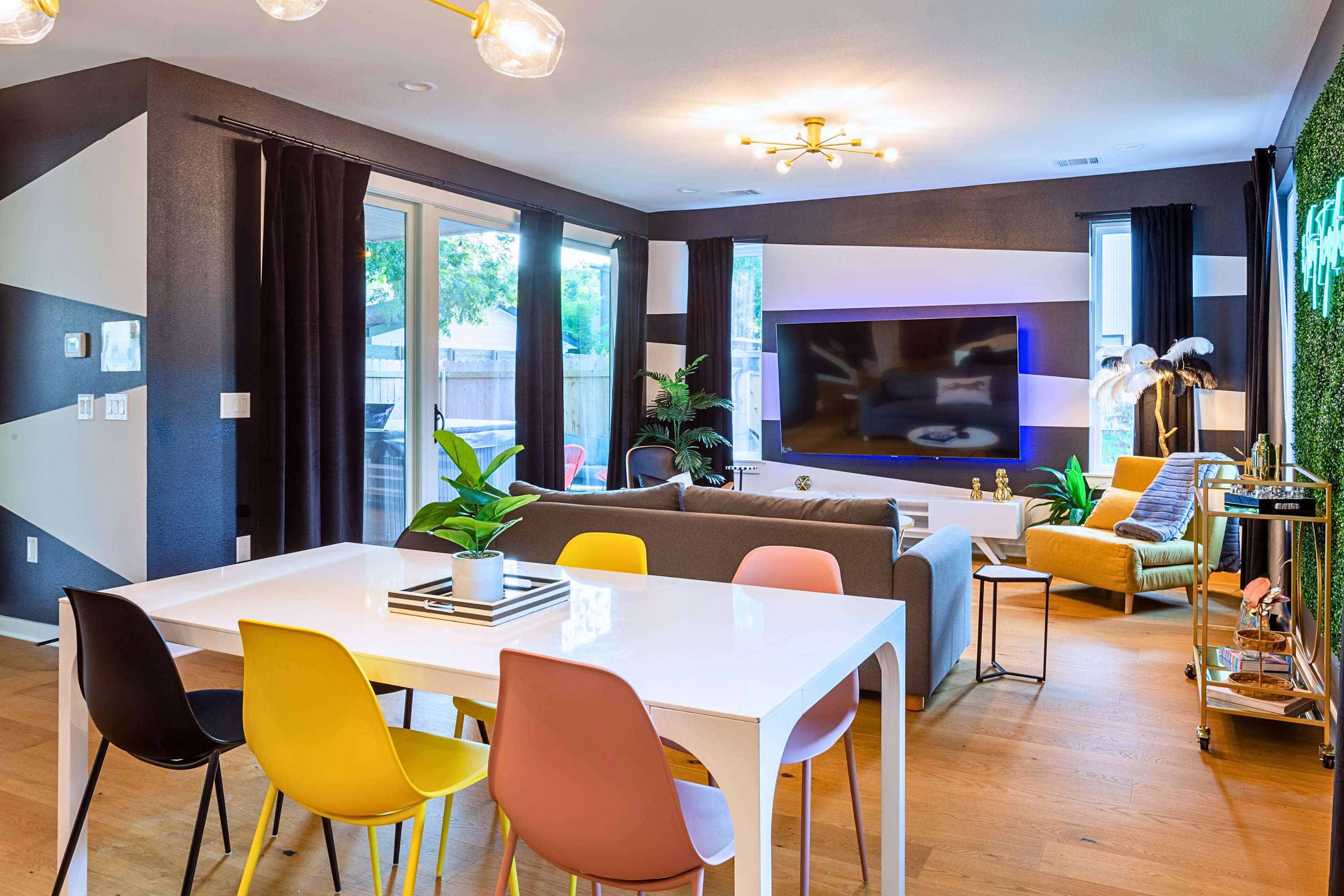 The perfect setting for breakfast spreads, dinners, and game nights