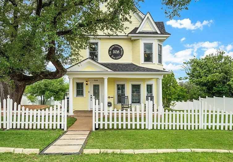 The Main Street House, in the heart of Marble Falls