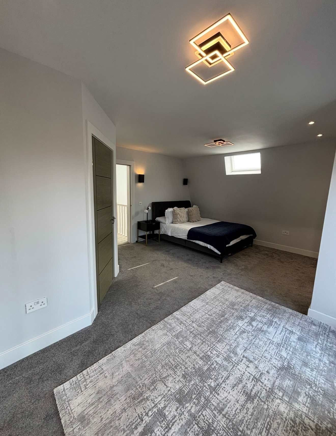 Spacious Family Home in Edinburgh with Private Garden in Belgrave Road 34 EH12 6NF - Property image 3 - VivreStays