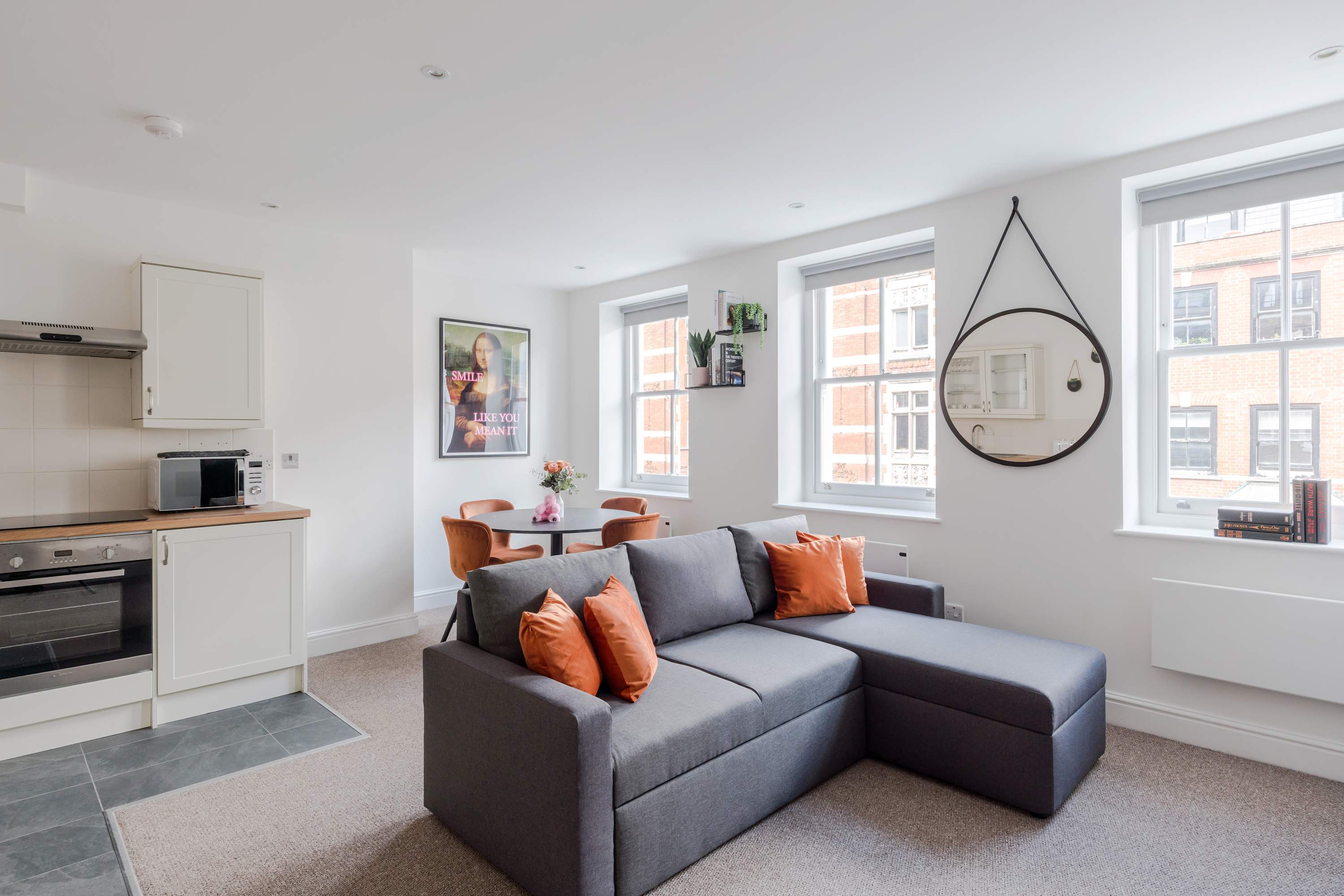 Stylish 1-bed Flat · Fitzrovia · Sleeps 4 serviced apartment - London - VivreStays