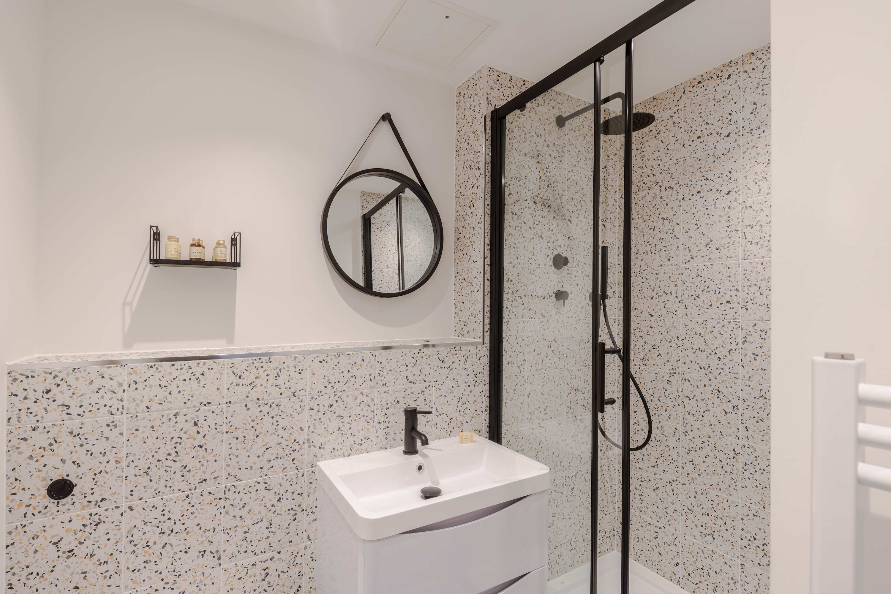 Stylish 1-bed Flat · Fitzrovia · Sleeps 4 in Foley Street, Apartment 2 W1W 7TJ - Property image 6 - VivreStays