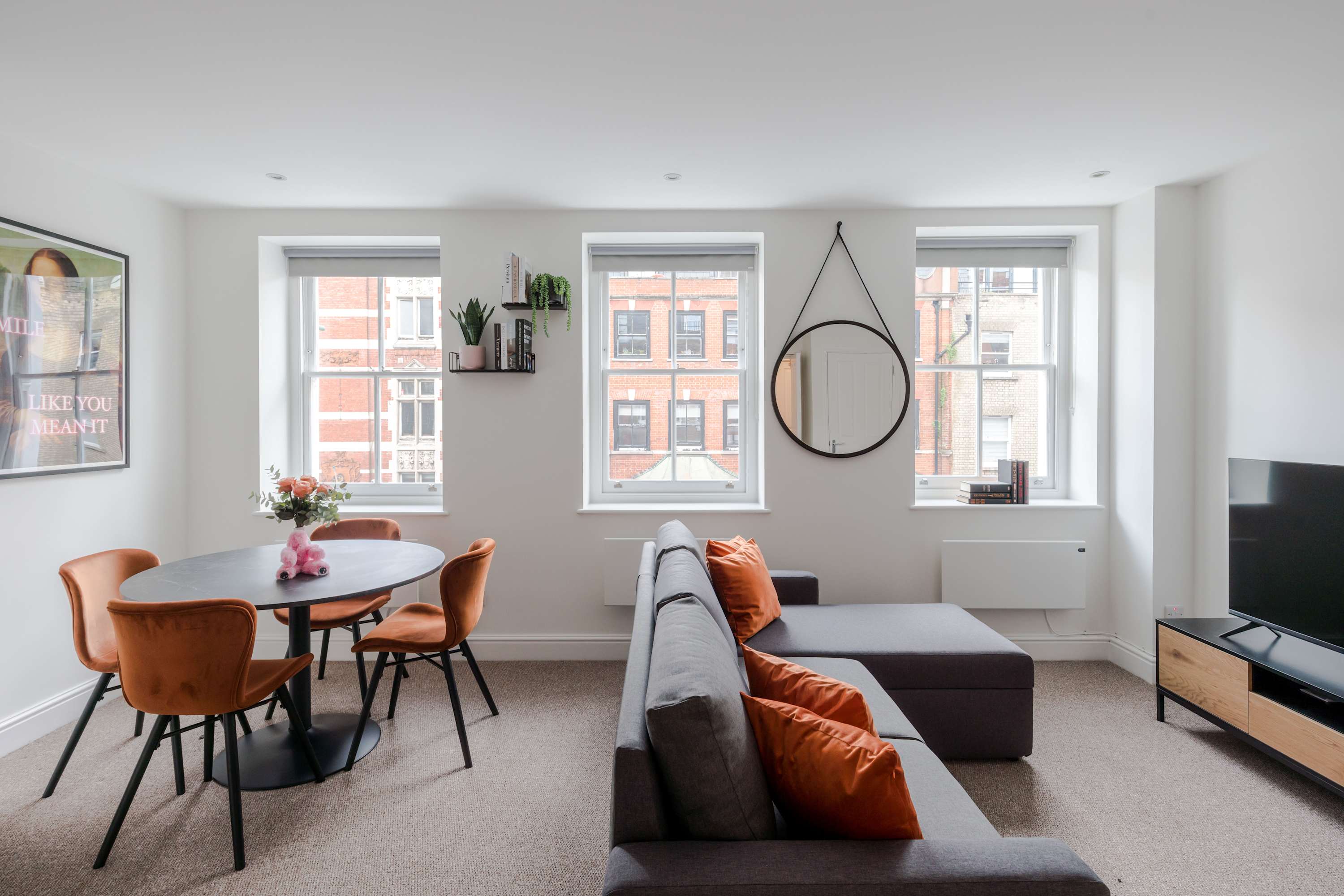 Stylish 1-bed Flat · Fitzrovia · Sleeps 4 in Foley Street, Apartment 2 W1W 7TJ - Property image 3 - VivreStays