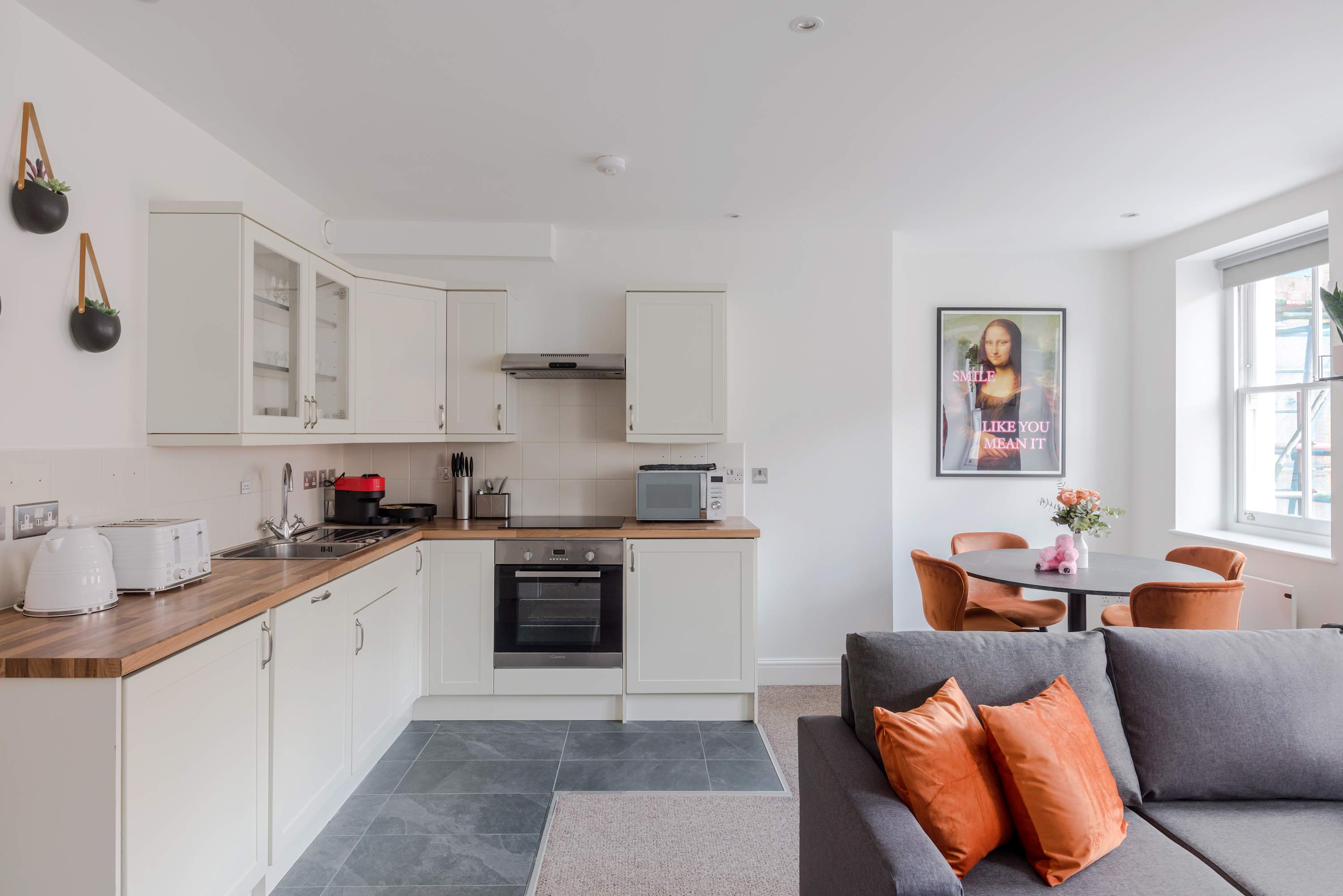 Stylish 1-bed Flat · Fitzrovia · Sleeps 4 in Foley Street, Apartment 2 W1W 7TJ - Property image 12 - VivreStays