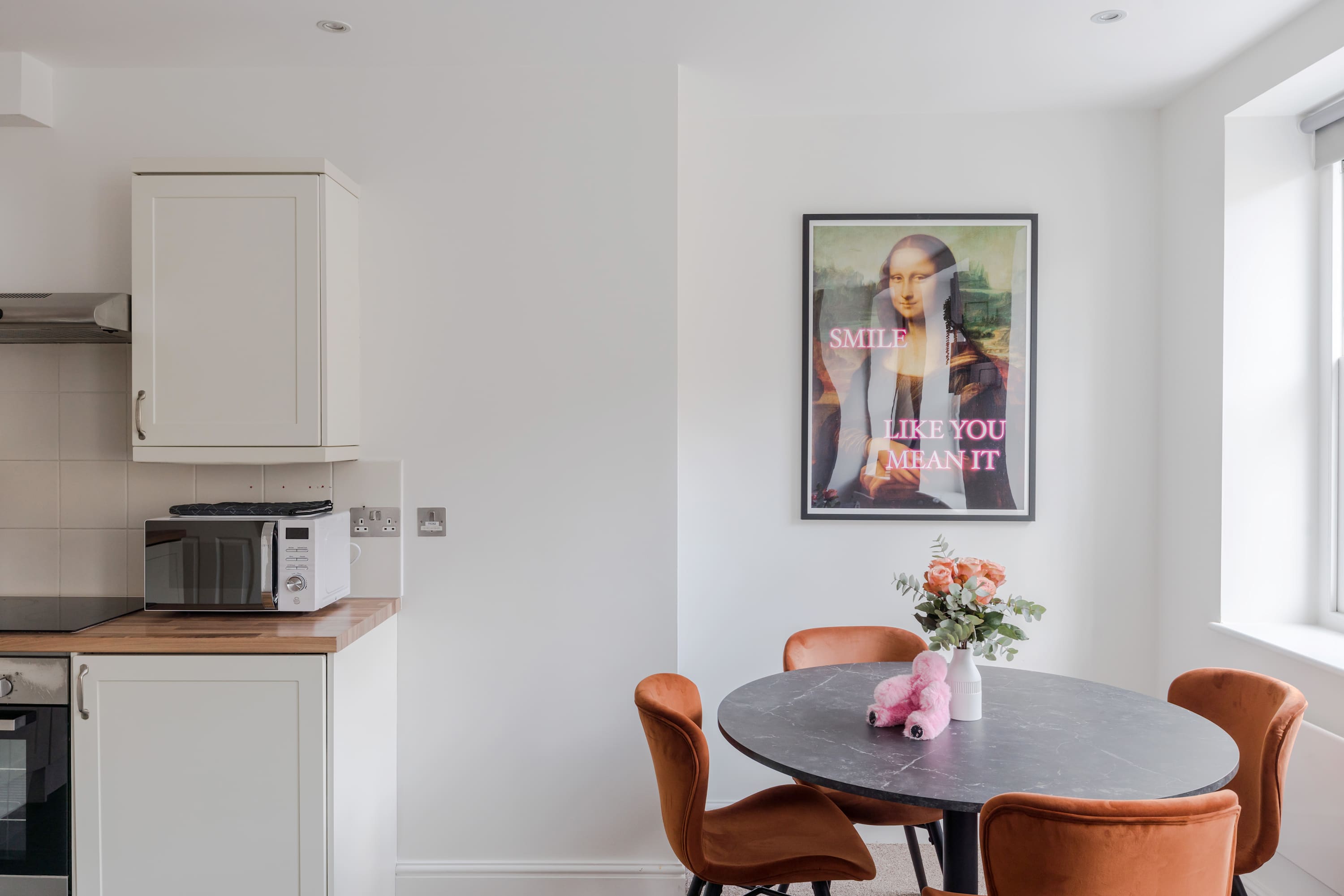 Stylish 1-bed Flat · Fitzrovia · Sleeps 4 in Foley Street, Apartment 2 W1W 7TJ - Property image 23 - VivreStays