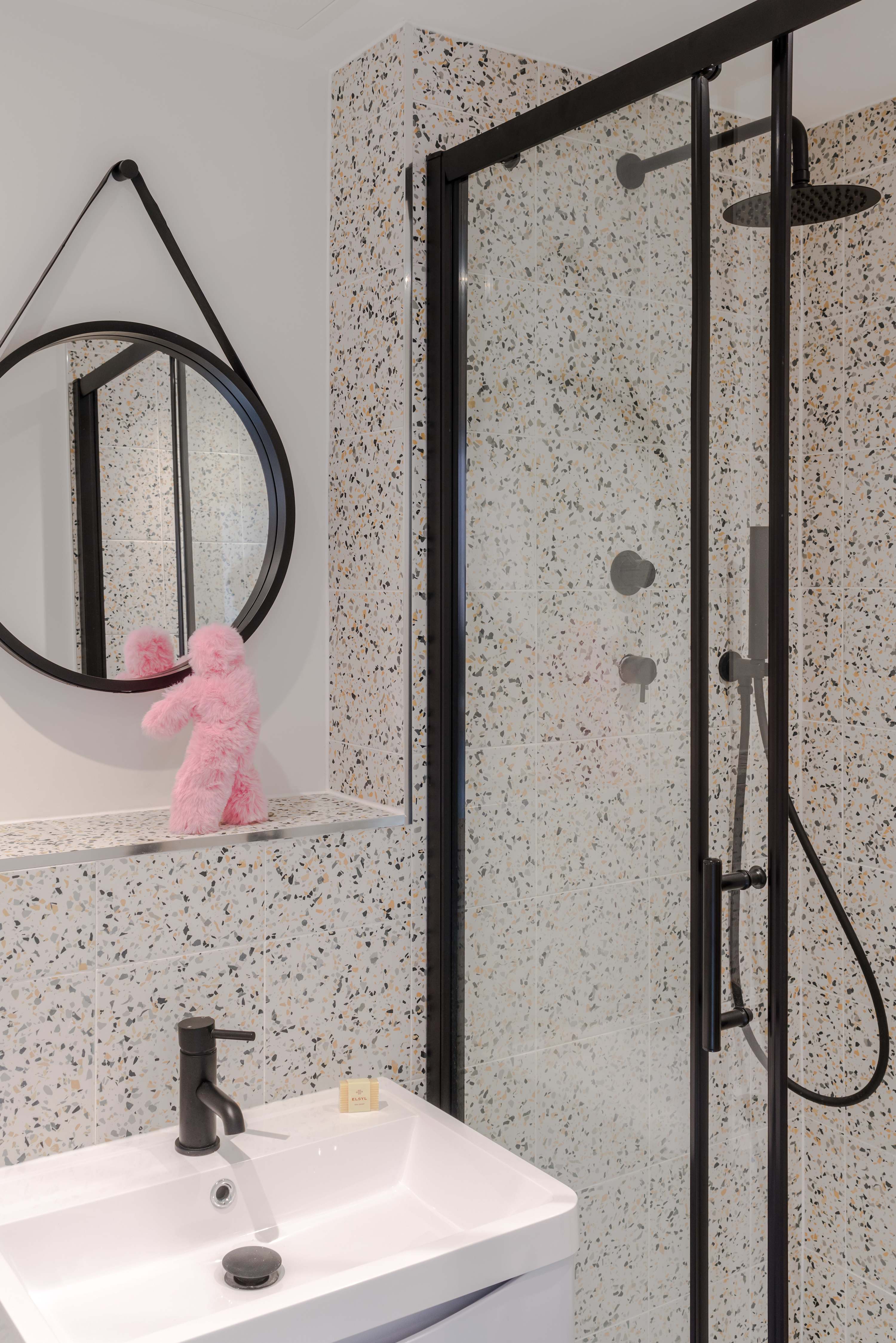 Stylish 1-bed Flat · Fitzrovia · Sleeps 4 in Foley Street, Apartment 2 W1W 7TJ - Property image 26 - VivreStays