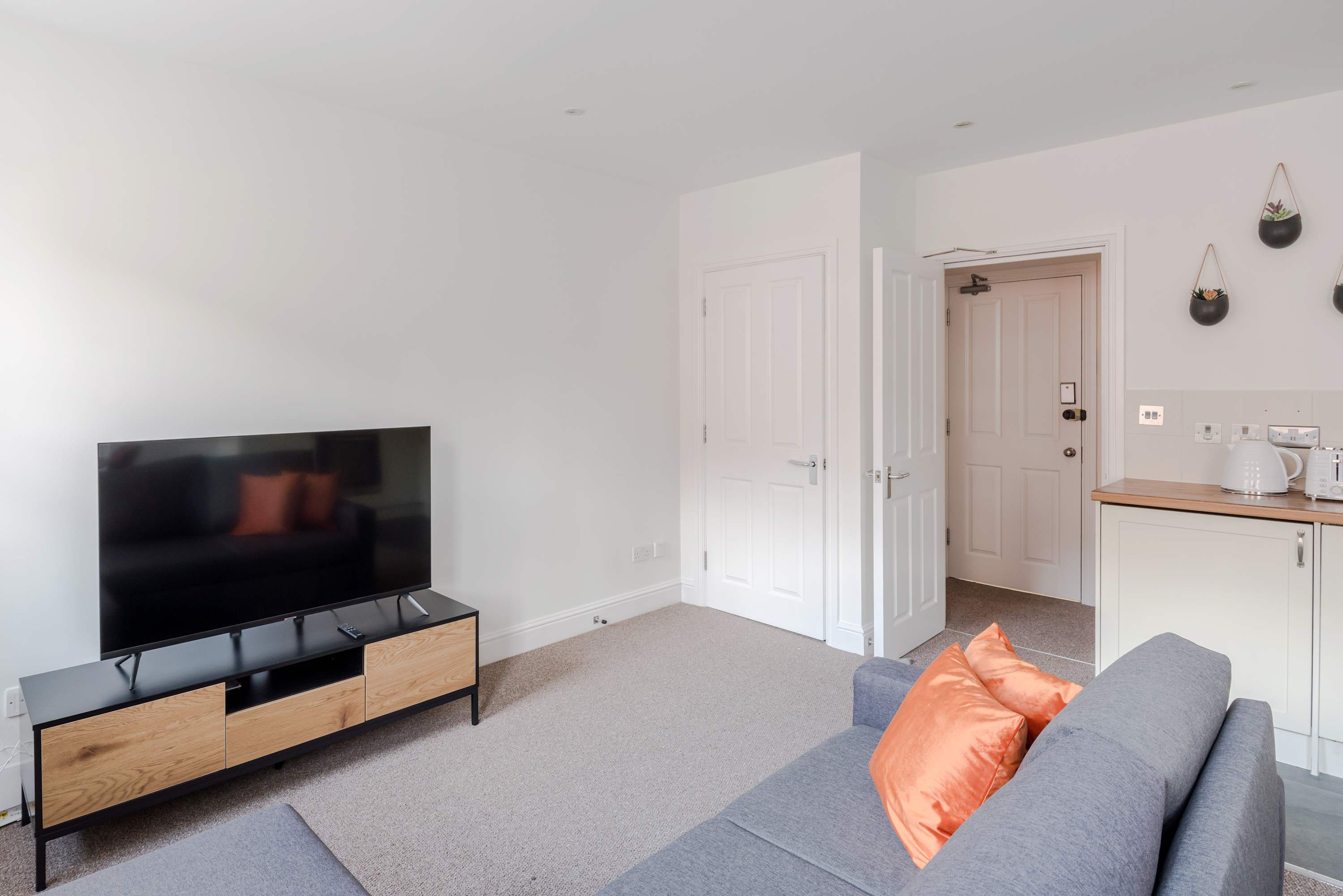 Stylish 1-bed Flat · Fitzrovia · Sleeps 4 in Foley Street, Apartment 2 W1W 7TJ - Property image 28 - VivreStays