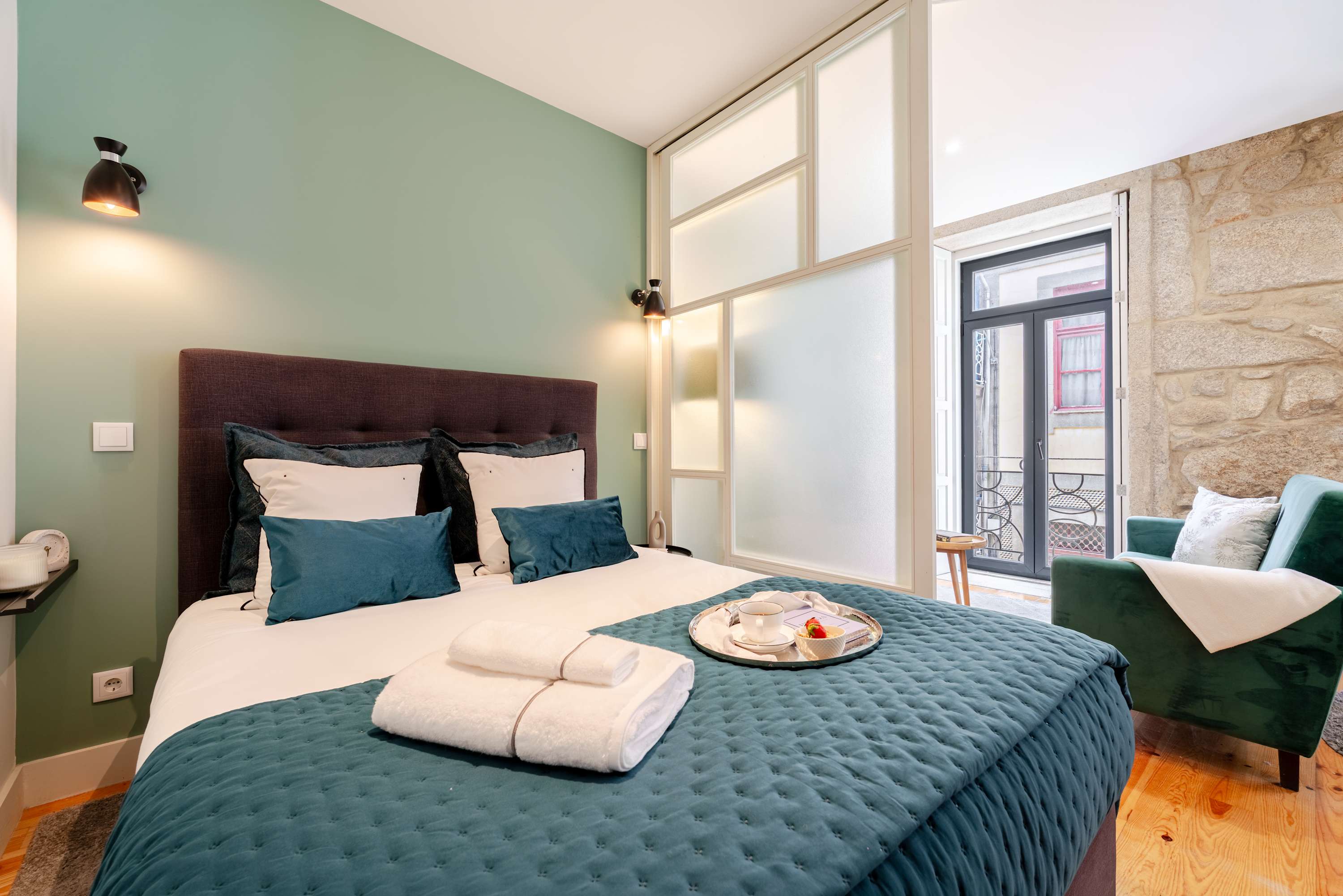 Bright, Cozy & Central Studio by HostWise