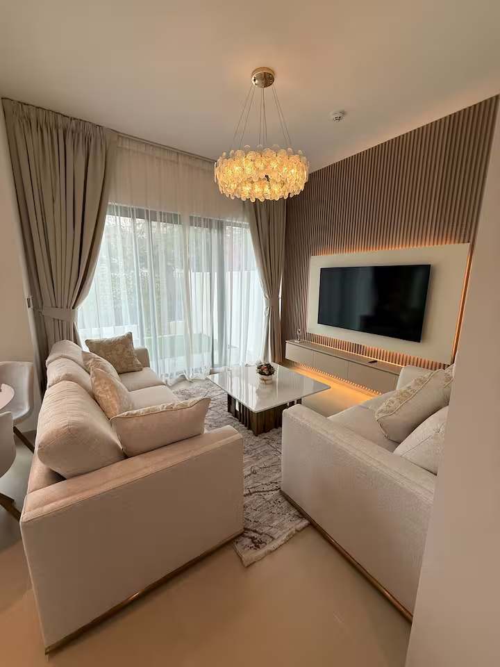 Sun-Drenched 3BR Garden Villa, Arabian Ranches, Dubai