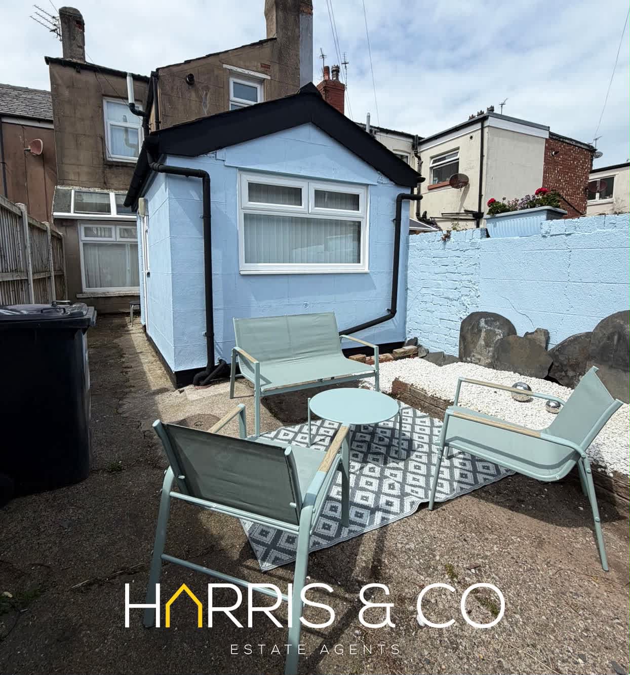 Beach Gem Retreat - A Cosy Costal Stay in 2 North Church Street FY7 6AX - Property image 4 - VivreStays