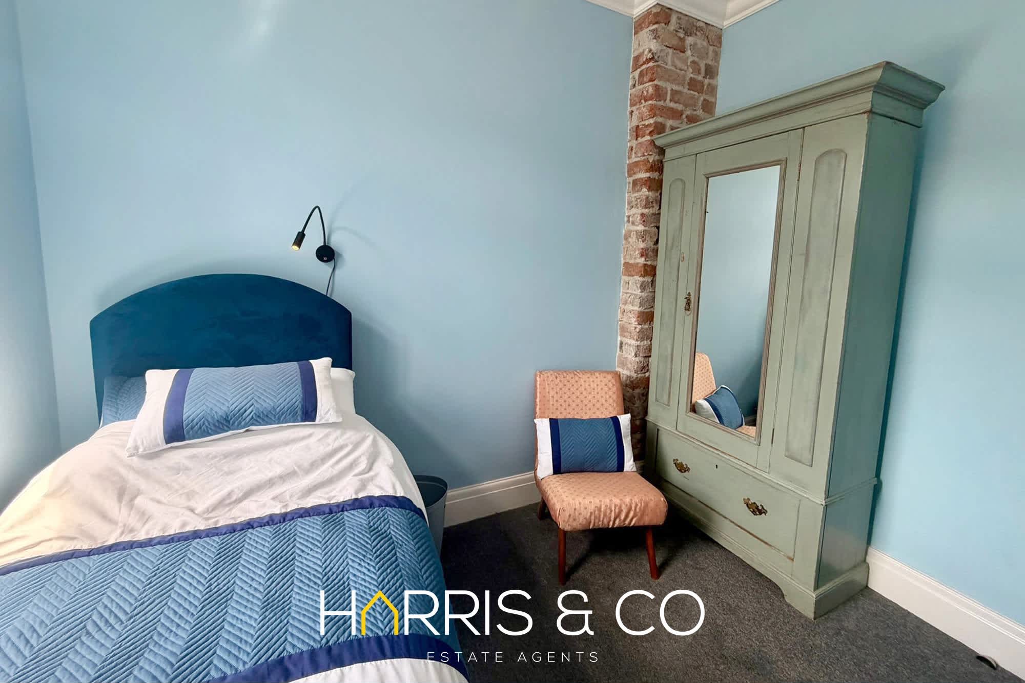 The Hideaway - A Cosy Beachside Retreat in 29 Upper Lune Street FY7 6BP - Property image 11 - VivreStays