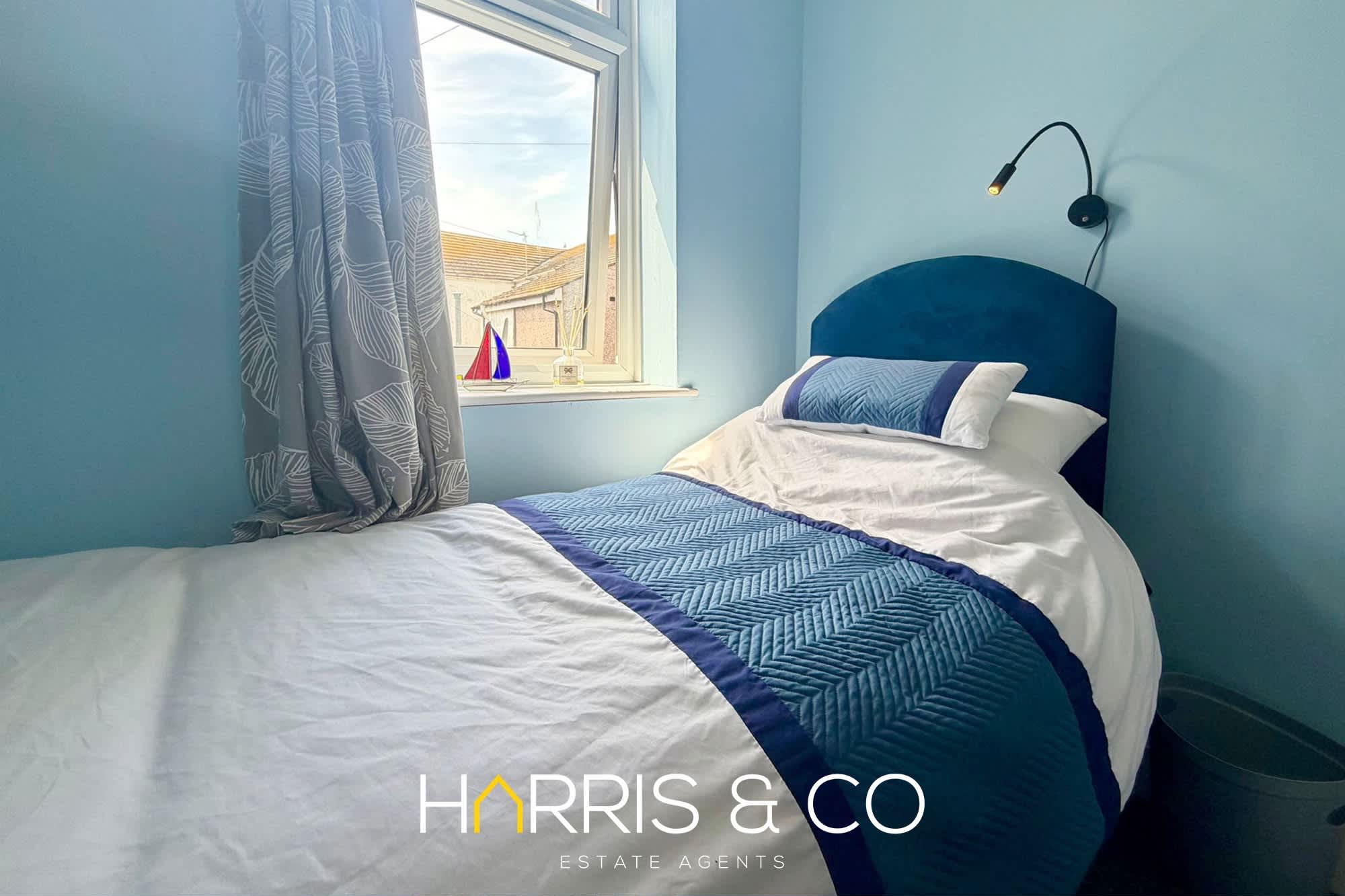 The Hideaway - A Cosy Beachside Retreat in 29 Upper Lune Street FY7 6BP - Property image 12 - VivreStays