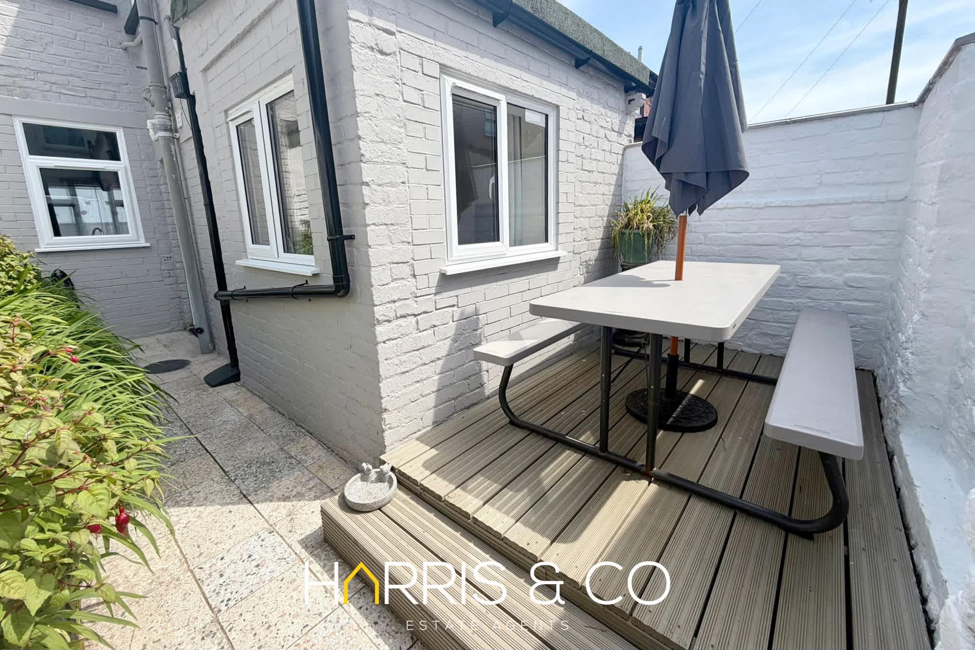 The Hideaway - A Cosy Beachside Retreat in 29 Upper Lune Street FY7 6BP - Property image 13 - VivreStays