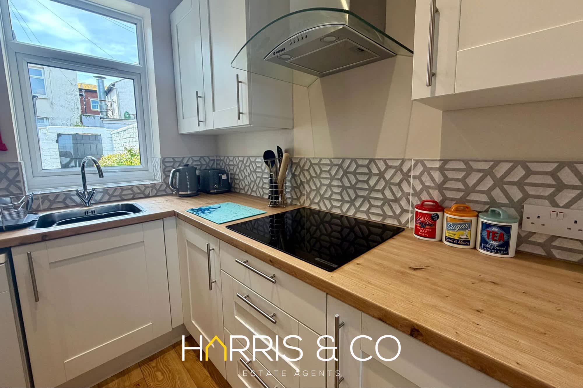 The Hideaway - A Cosy Beachside Retreat in 29 Upper Lune Street FY7 6BP - Property image 20 - VivreStays