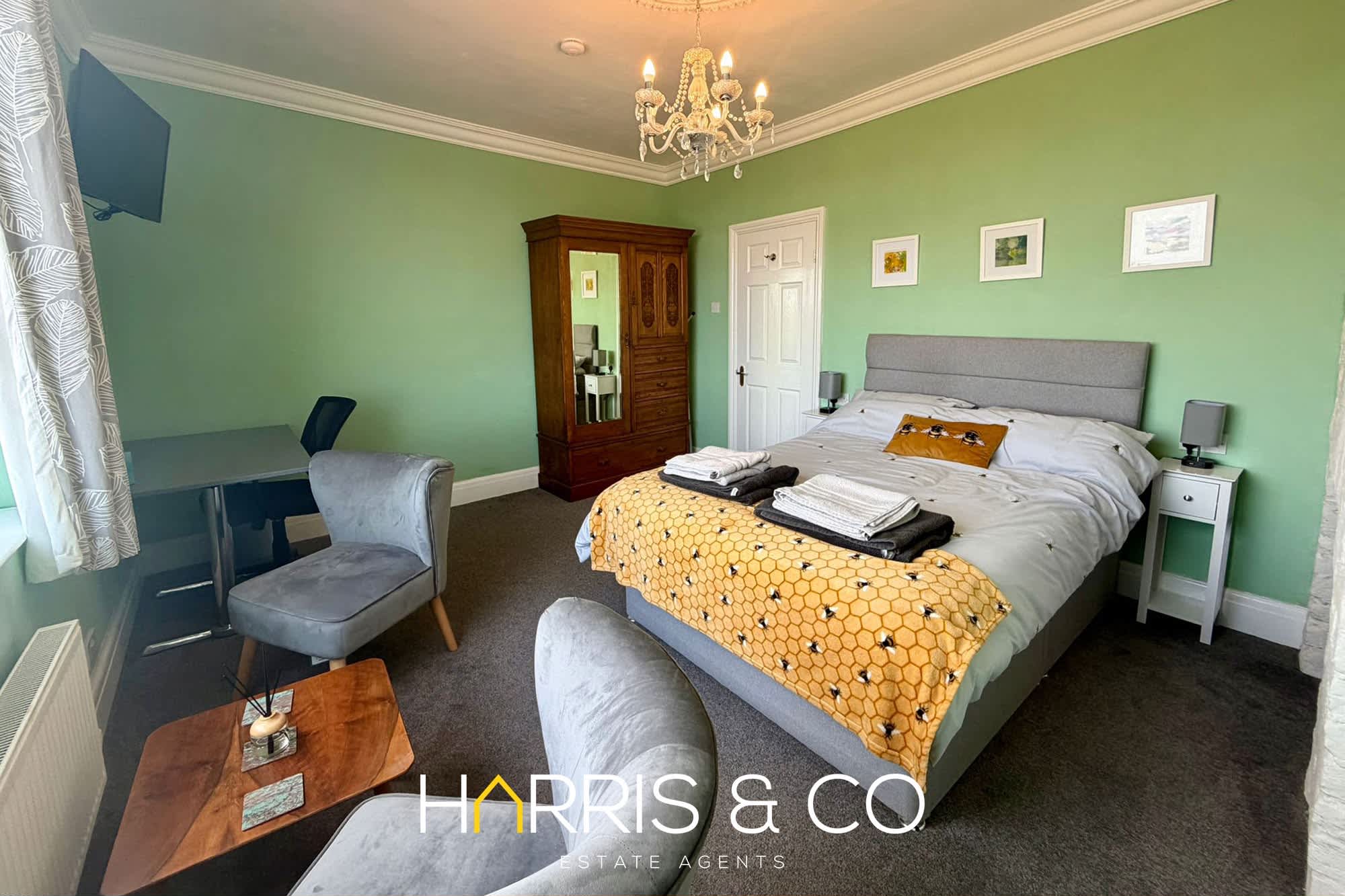 The Hideaway - A Cosy Beachside Retreat in 29 Upper Lune Street FY7 6BP - Property image 25 - VivreStays
