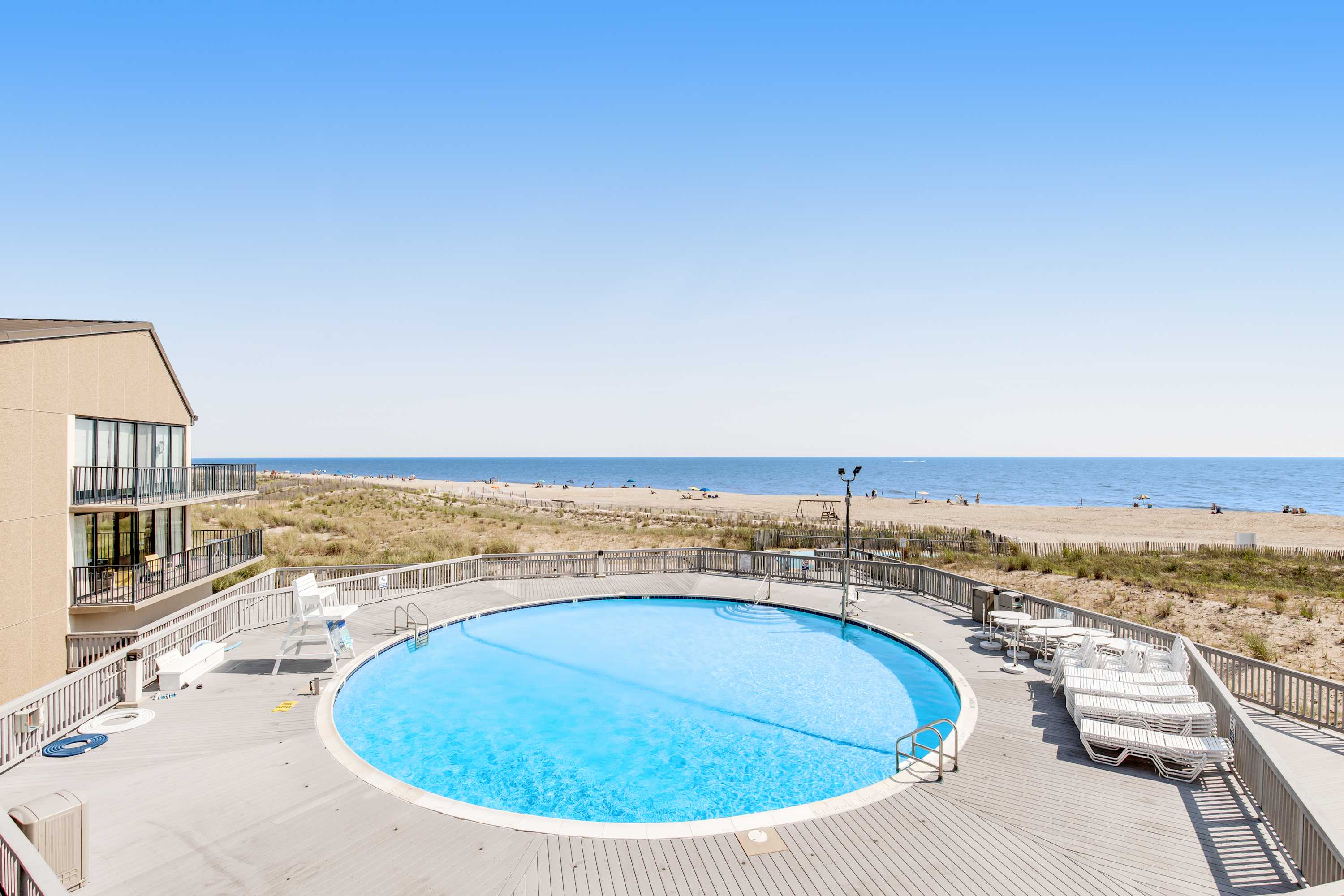 Sea Colony 4th floor condo with pools, tennis