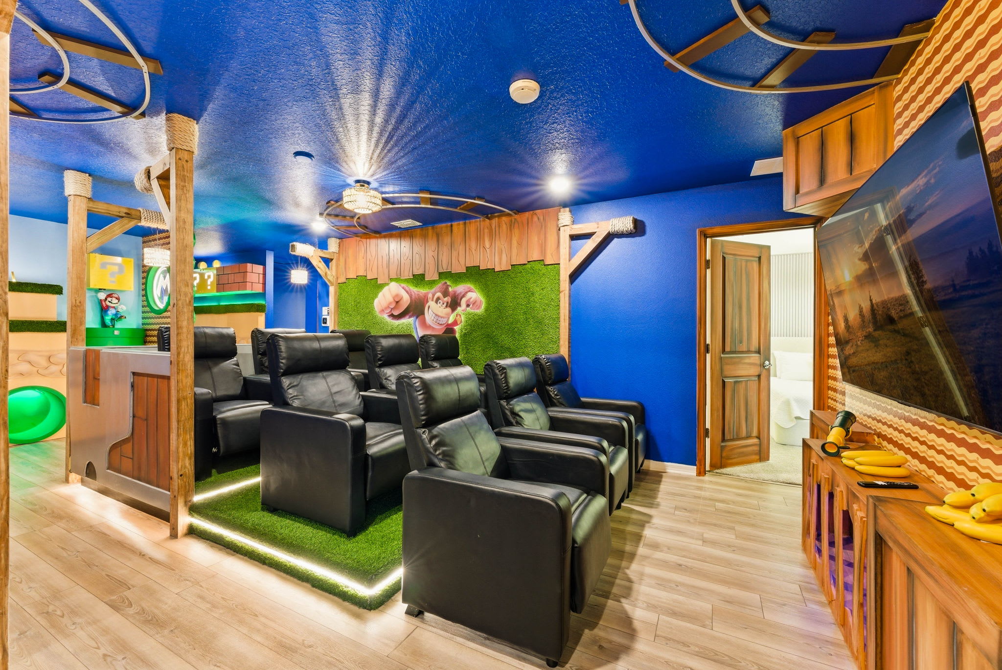Unique Luxury Villa, Pool, Games and Themed Beds