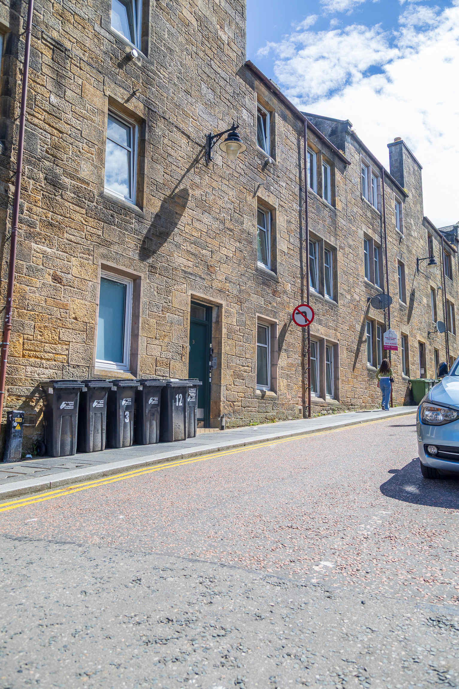View Cosy City Centre Flat | Summer Retreat | Sleeps 2 in Stephens Street 3 IV2 3JP Cosy City Centre Flat | Summer Retreat | Sleeps 2 in Stephens Street 3 IV2 3JP - Property image 24 - VivreStays