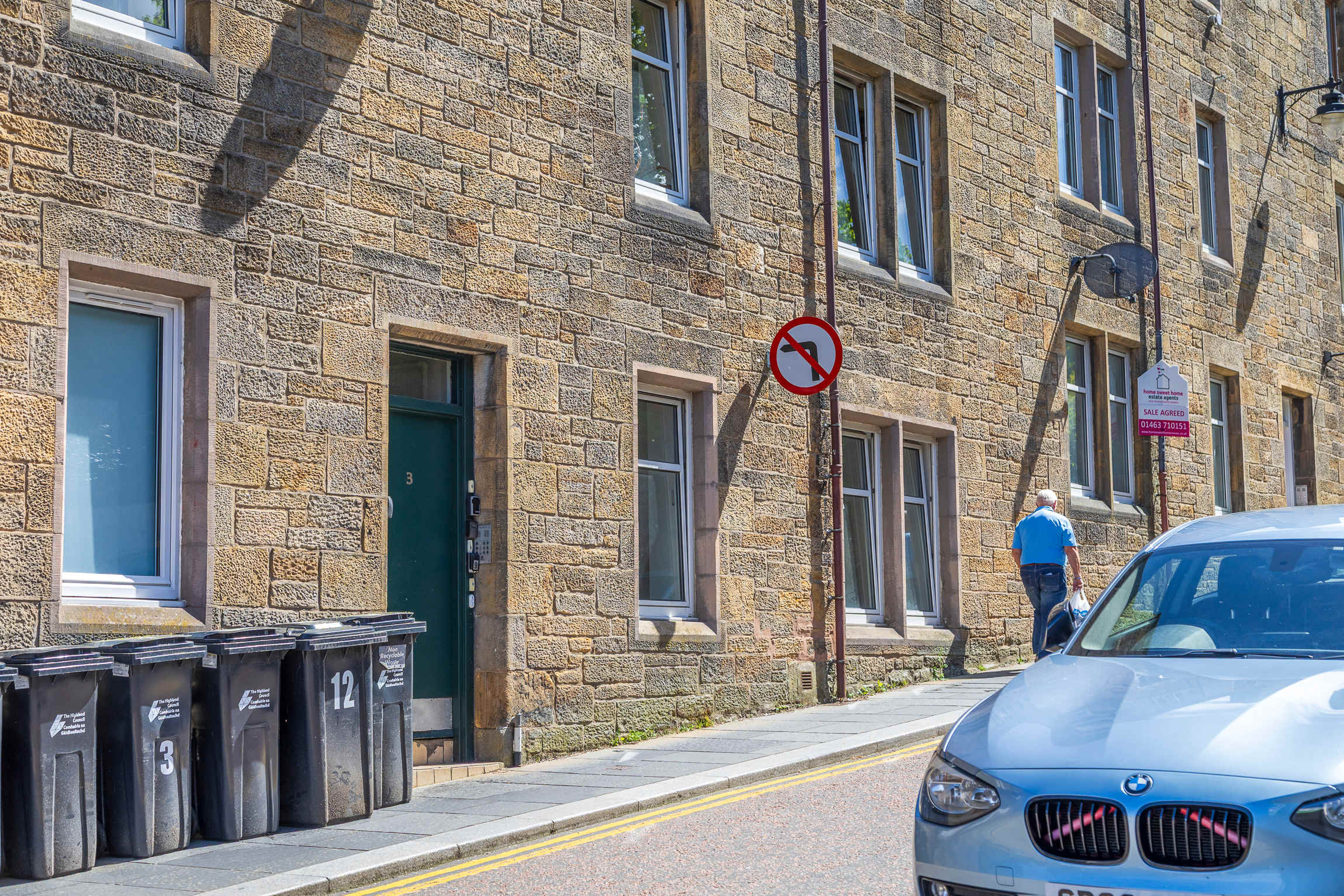 View Cosy City Centre Flat | Summer Retreat | Sleeps 2 in Stephens Street 3 IV2 3JP Cosy City Centre Flat | Summer Retreat | Sleeps 2 in Stephens Street 3 IV2 3JP - Property image 29 - VivreStays