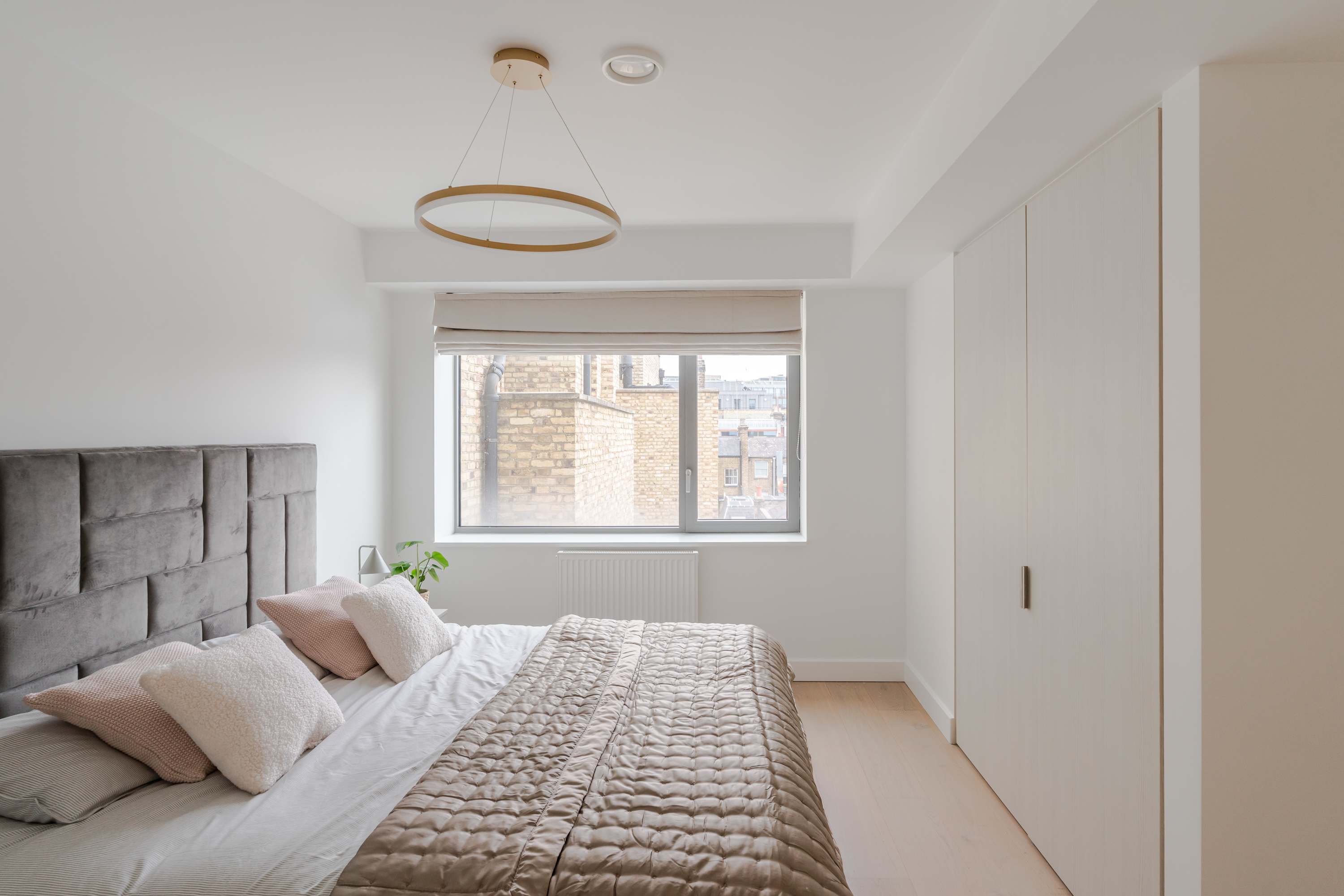 Bright 3-Bed Marylebone Flat · Balcony · Sleeps 7 in Great Portland Street W1W - Property image 10 - VivreStays